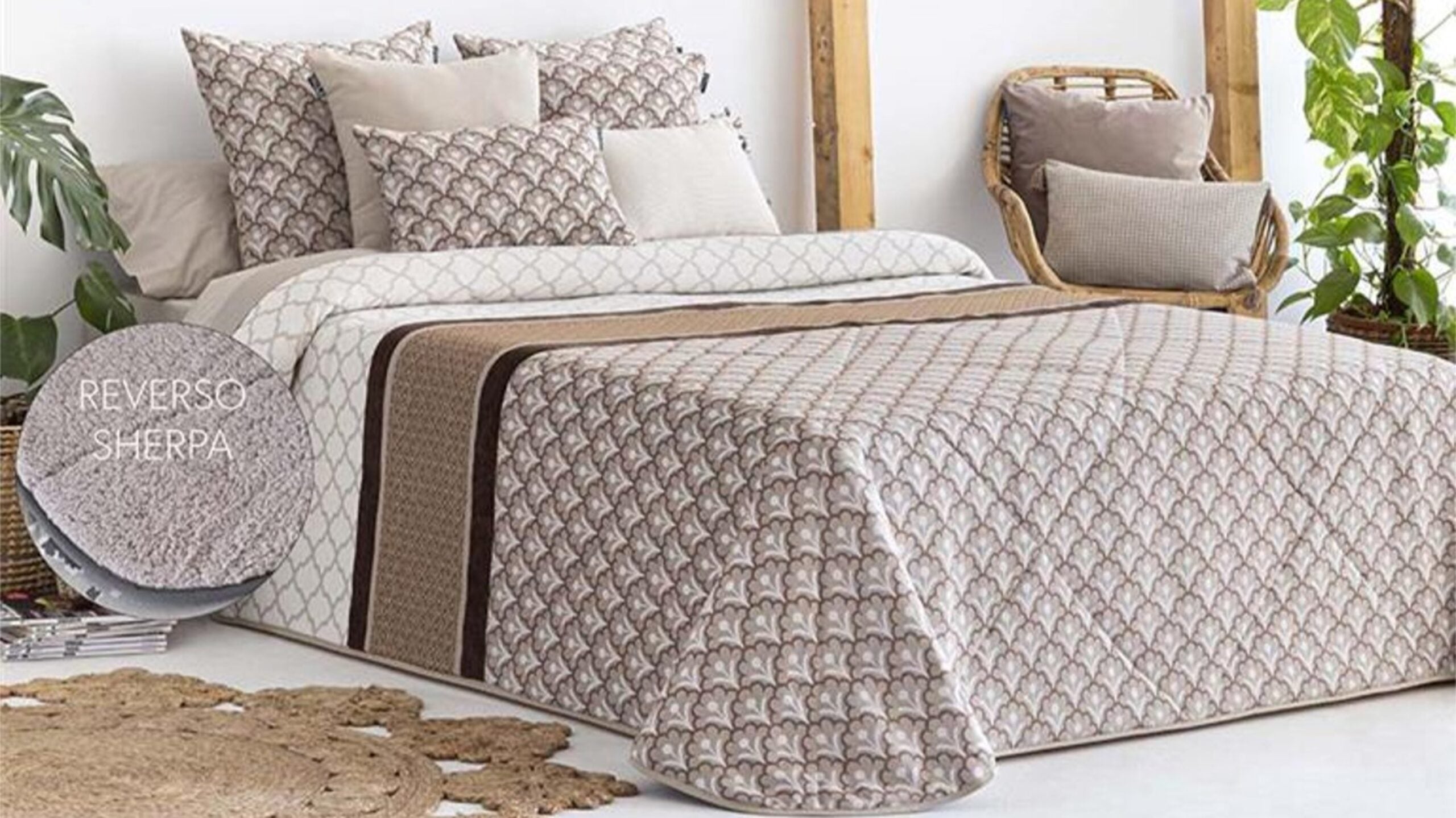 Edredón jacquard con revestimiento borreguito sherpa luarca beig para cama de 150 cm