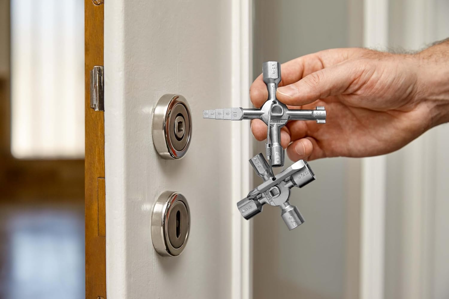 TwinKey Clé universelle pour armoires de commande, tous systèmes de fermeture usuels, 10 profilés, 2 croix, 1 clé, clé universelle, 00 11 01 - 6