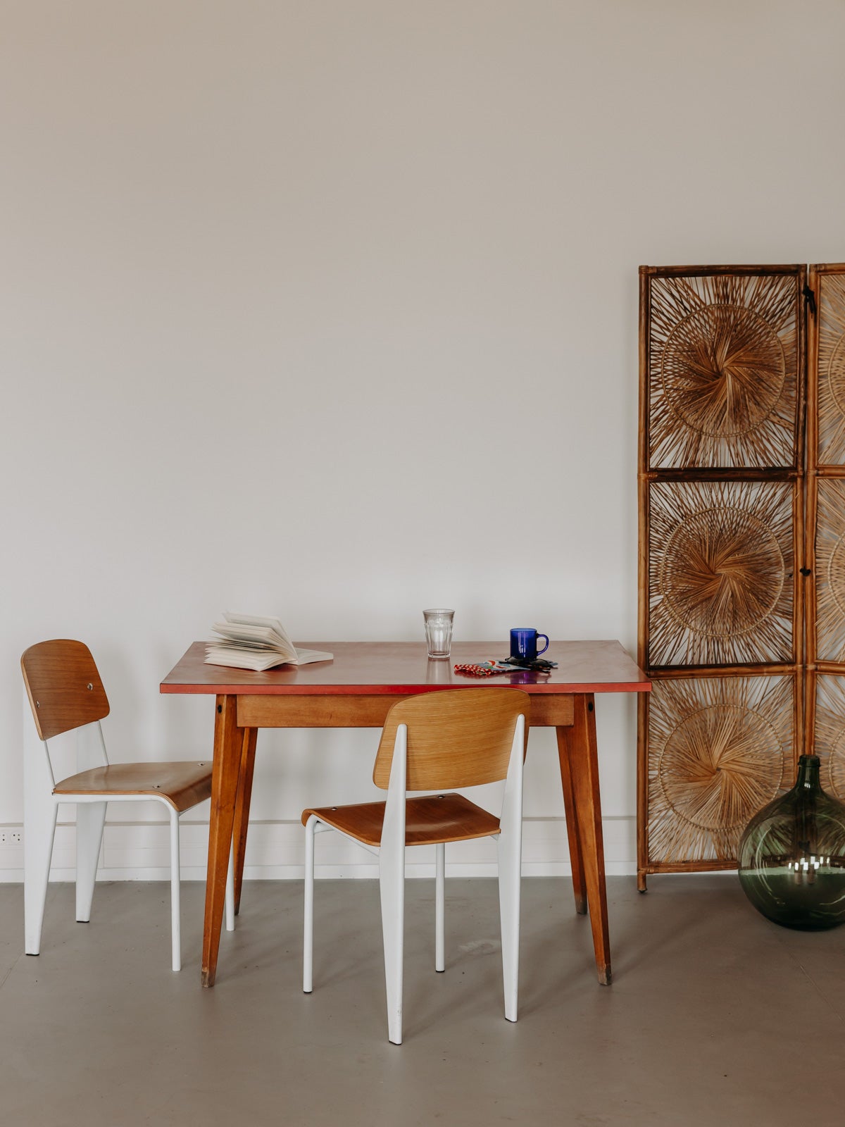 Table à manger au plateau en formica rouge Karla N°1281 | Leroy Merlin