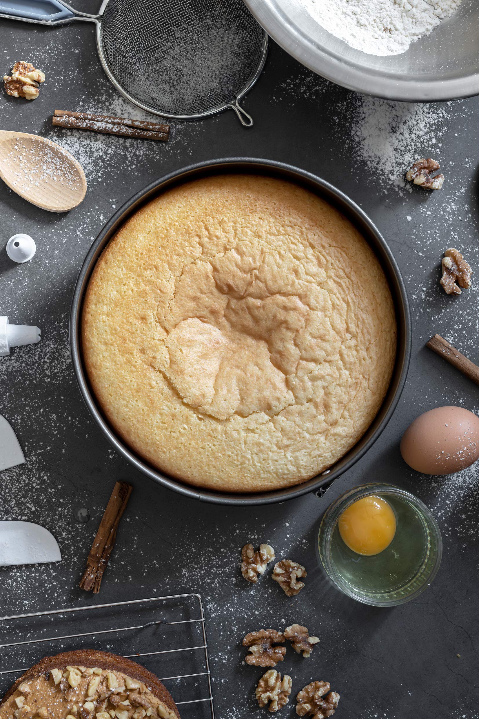 Chef Aid Stampo per torte antiaderente a molla, 12 cm, rotondo con base allentata per un facile rilascio, lavabile in lavastoviglie, frigorifero e con - 3