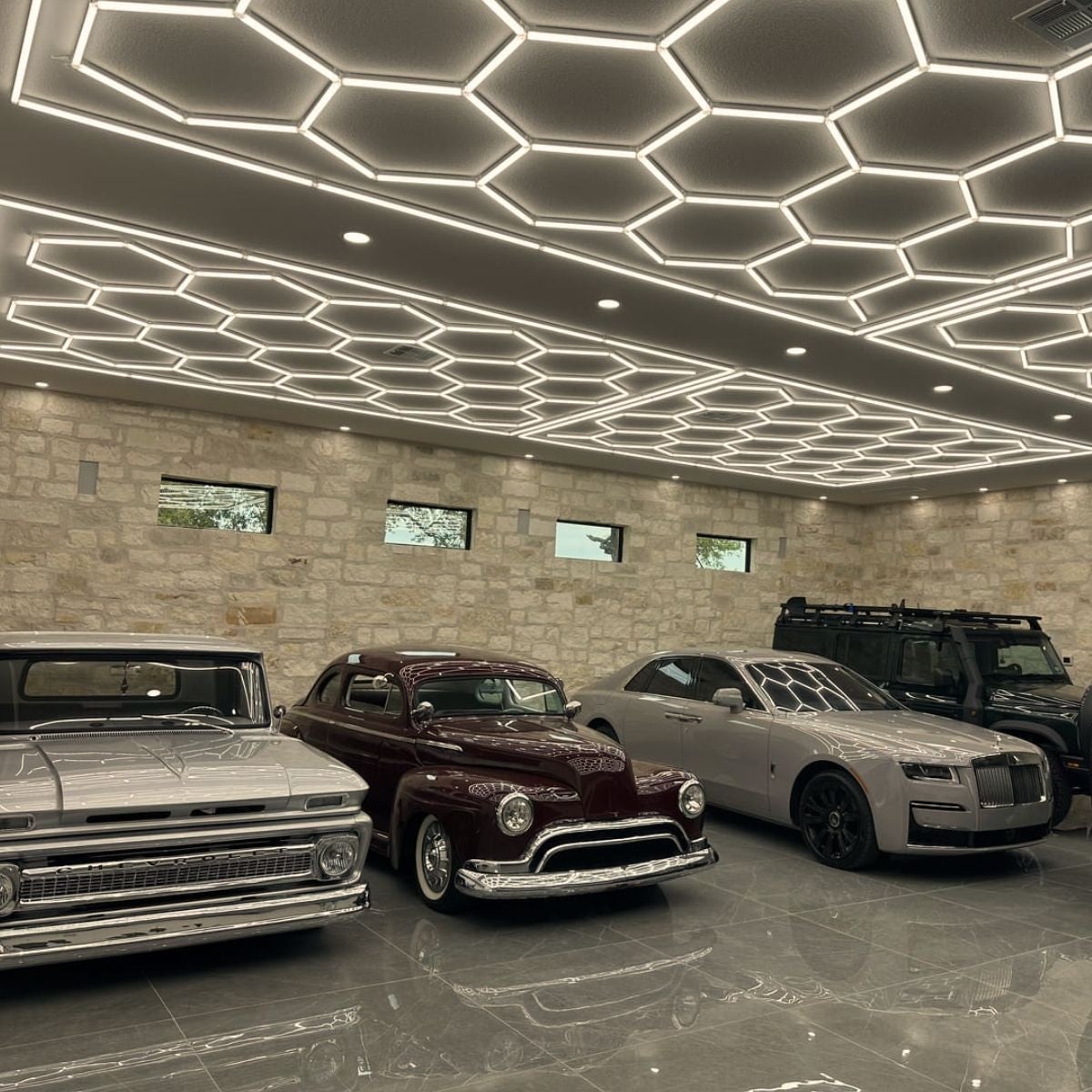 Konfigurowalny system oświetleniowy Hexagon LED 650W Ciepła biel 125 lm/W biała wym: 5 x 484 x 243 cm Blaupunkt