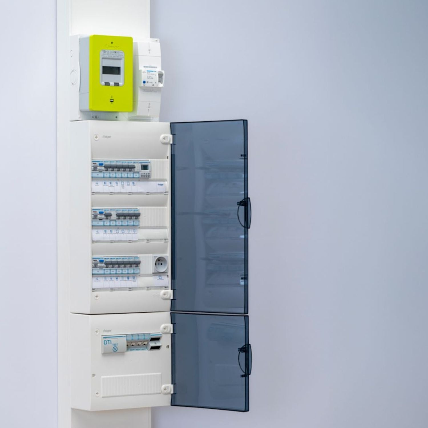 Contact J-N 25A, 2F, 230V - ETC225 - 4