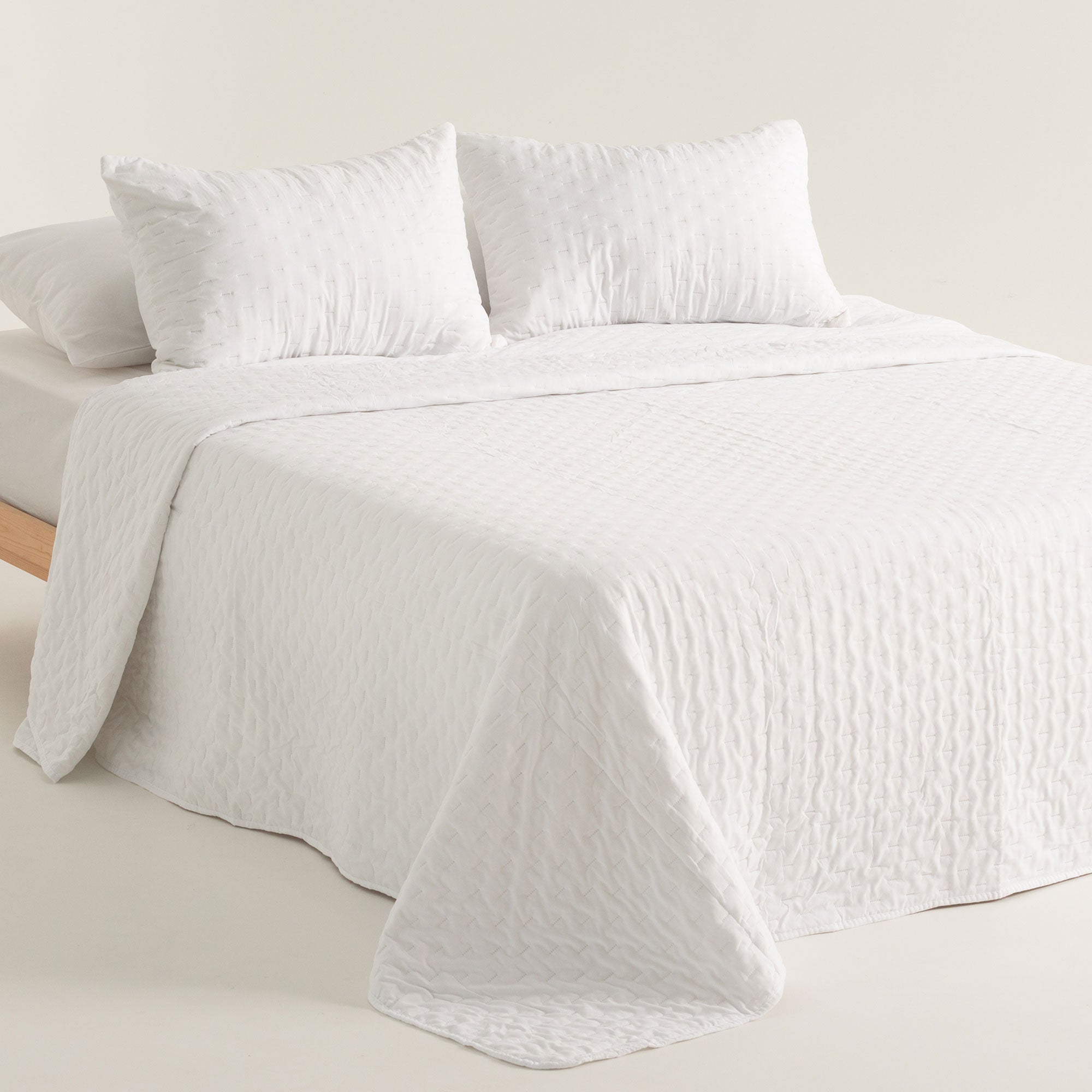 Colcha acolchada lisa cama 180 incluye fundas de almohada 270x270 + 2(50x70) cm blanco