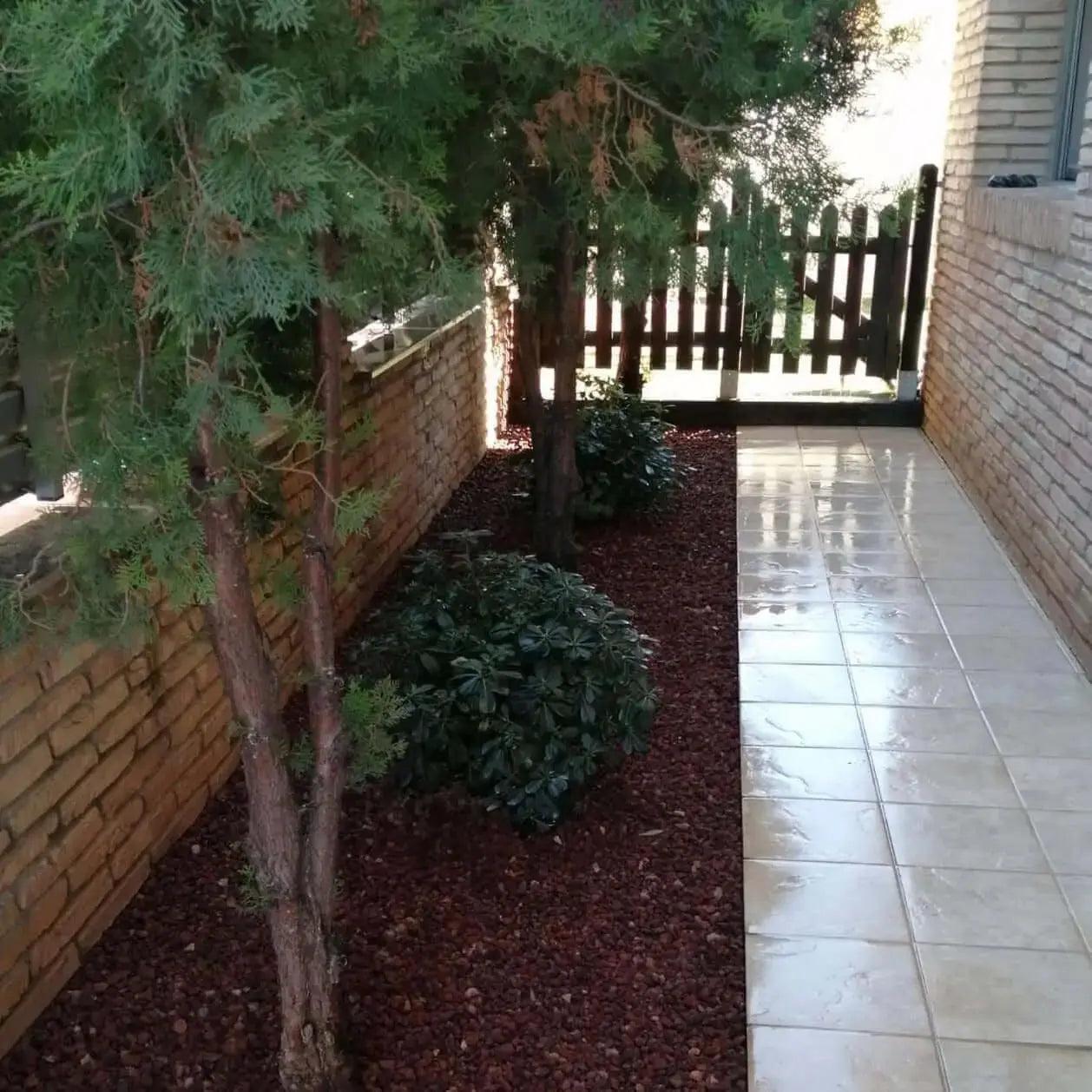 Grava Volcánica Roja Saco 20 L. / 25-50 mm - 7