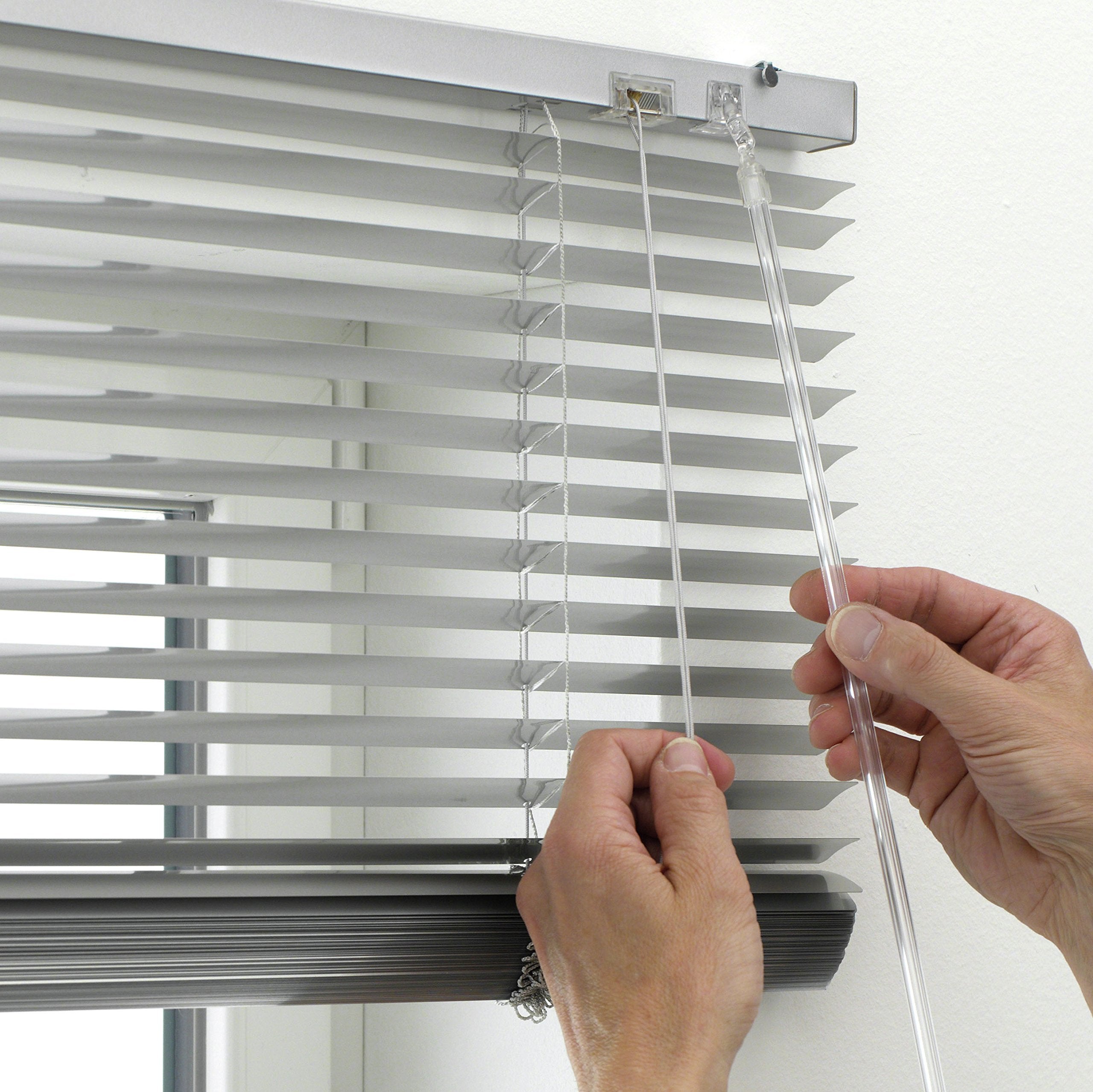 GARDINIA Veneziana In Alluminio Bianco 50x175 Cm – Regolazione Luce, Montaggio A Muro O Soffitto, Kit Incluso, Lamelle Lavabili