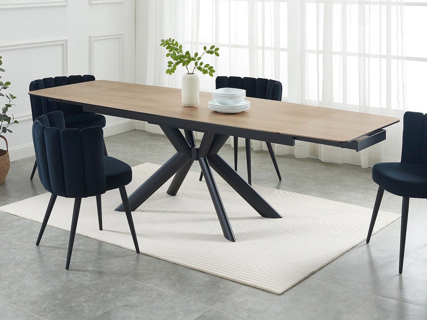 Stół do jadalni rozkładany dla 6 do 10 osób z ceramiki, szkła hartowanego i metalu - Naturalny jasny i Czarny - LIOMINA marki Maison Céphy
