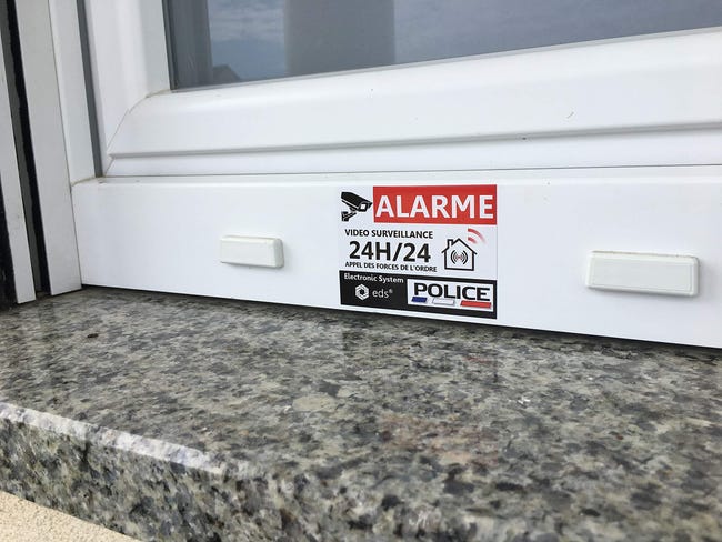 SecureHome Systems - Set di 8 adesivi effetto alluminio deterrenti volo - Allarme video sorveglianza + logo gendarmeria - Alta qualità, resistenza alla pioggia e ai raggi UV - 8,5 x 5,5 cm SecureHome Systems - Set di 8 adesivi effetto alluminio deterrenti volo - Allarme video sorveglianza + logo gendarmeria - Alta qualità, resistenza alla pioggia e ai raggi UV - 8,5 x 5,5 cm