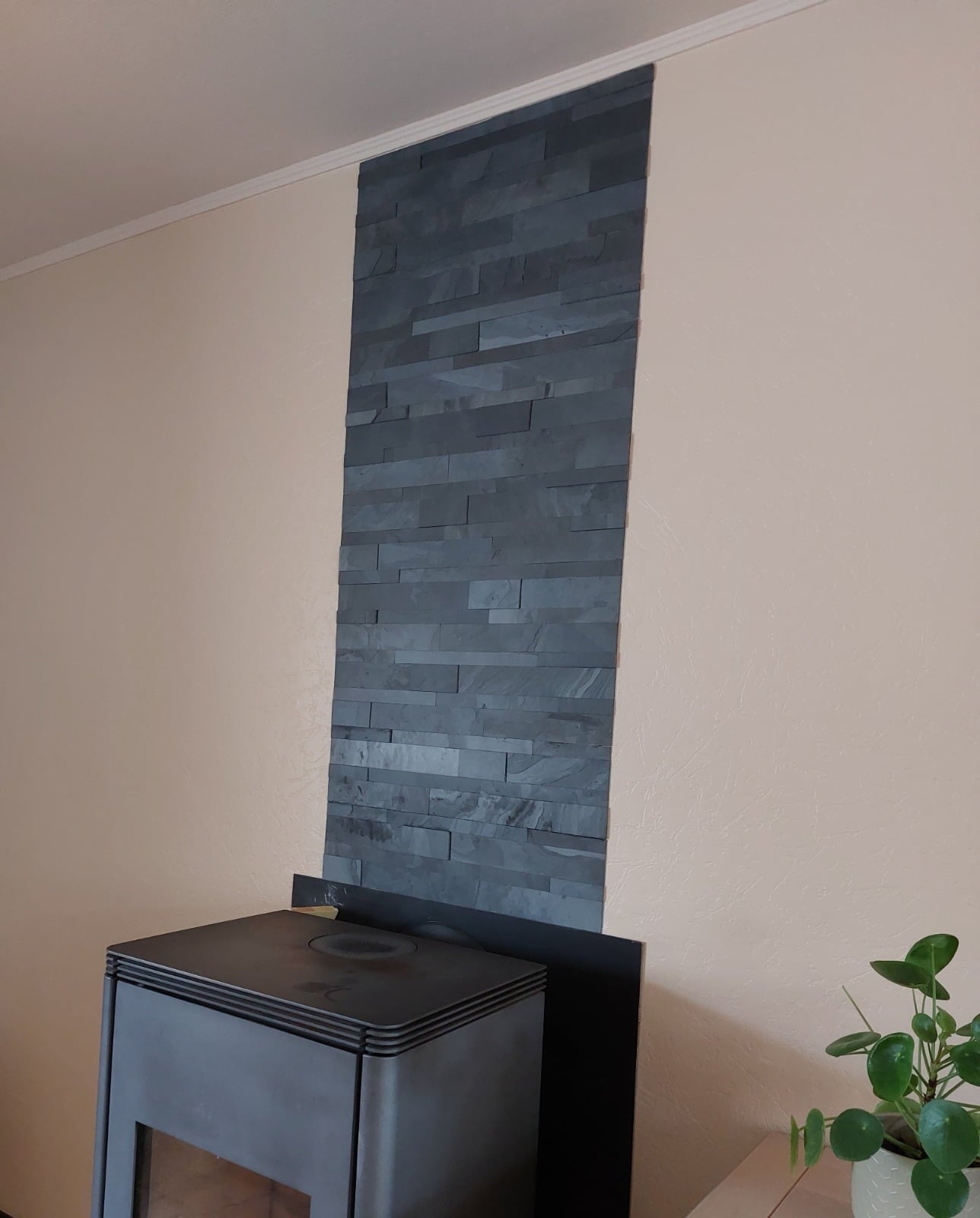 Revestimiento de Pared Tira Autoadhesiva de Piedra Natural Negro Carbón – Relieve 60x15 cm, Grosor 0,2/0,4 cm - 7