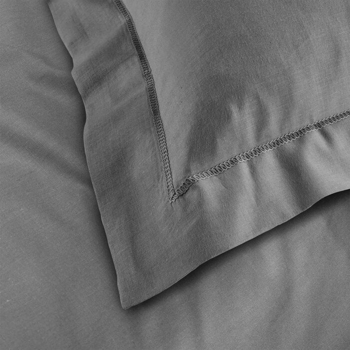 Taie d’oreiller 63 x 63 cm coton 57 fils Lina Anthracite – Volant plat avec point bourdon - 2