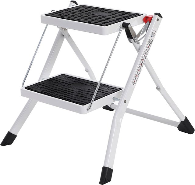 Escabeau à 2 Marches, Marche-Pieds Pliable, Largeur de Marche 20 cm, Caoutchouc Antidérapant,Charge 150 kg,en Acier,Blanc et Noir
