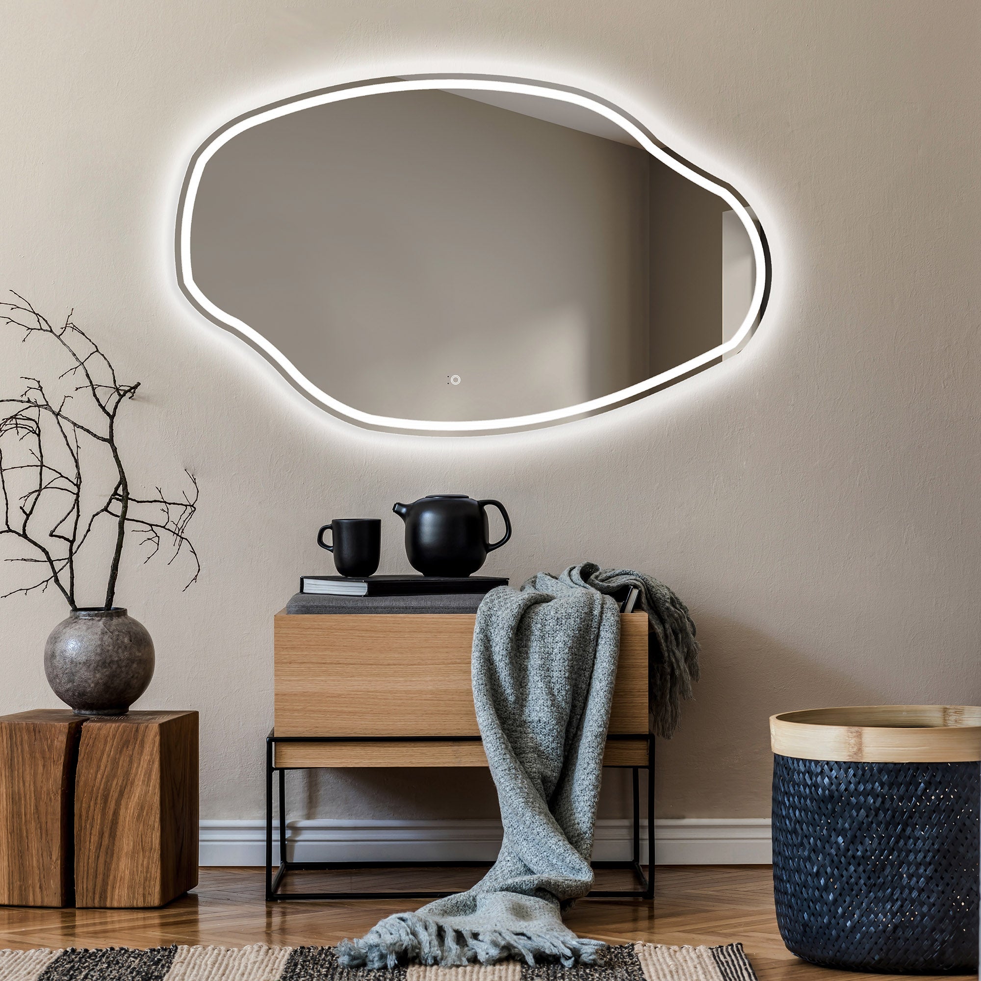 Asymetryczne lustro z oświetleniem LED do łazienki (94x64cm) Jasne lustro z oświetleniem | Chłodna biel 7000K