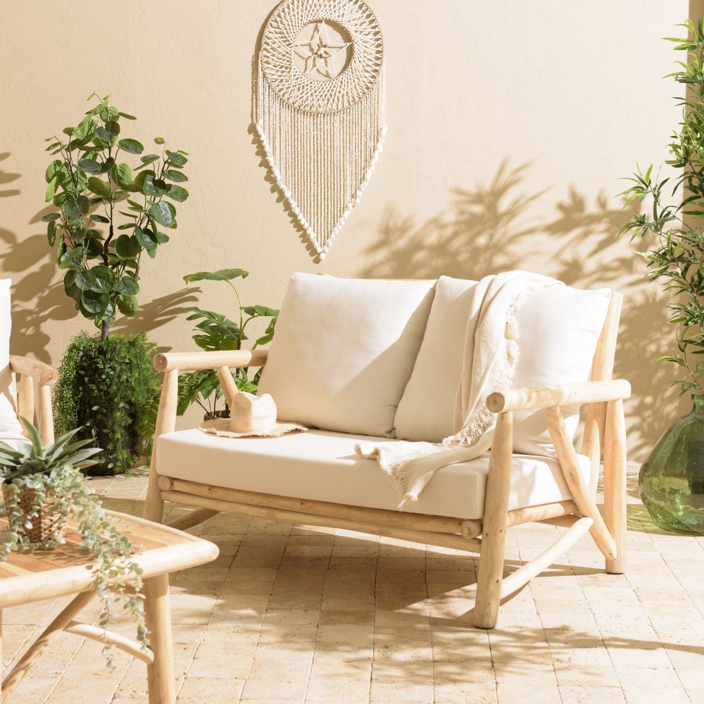 Will - madura sofá de 2 plazas en ramas de teca natural, cojines blancos