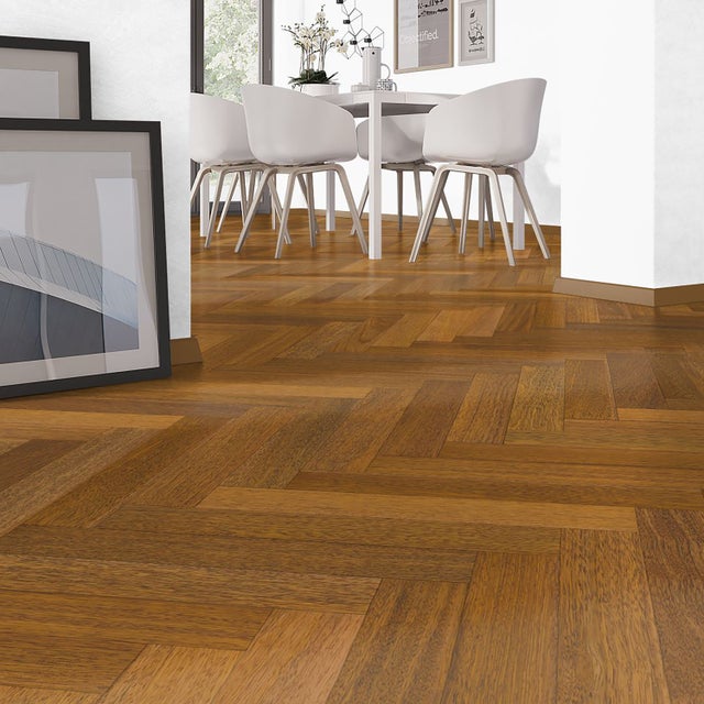 Parquet de madeira maciça de Merbau envernizada, modelo Baton Rompu - 15x90x540mm - 0,583 m²