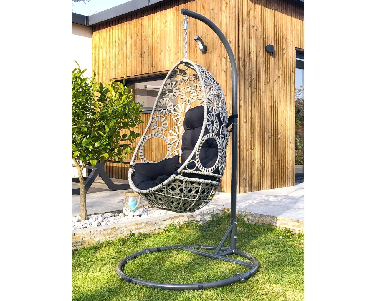 Baloiço de jardim em resina cor creme com almofada SAMOA - DCB GARDEN - 4