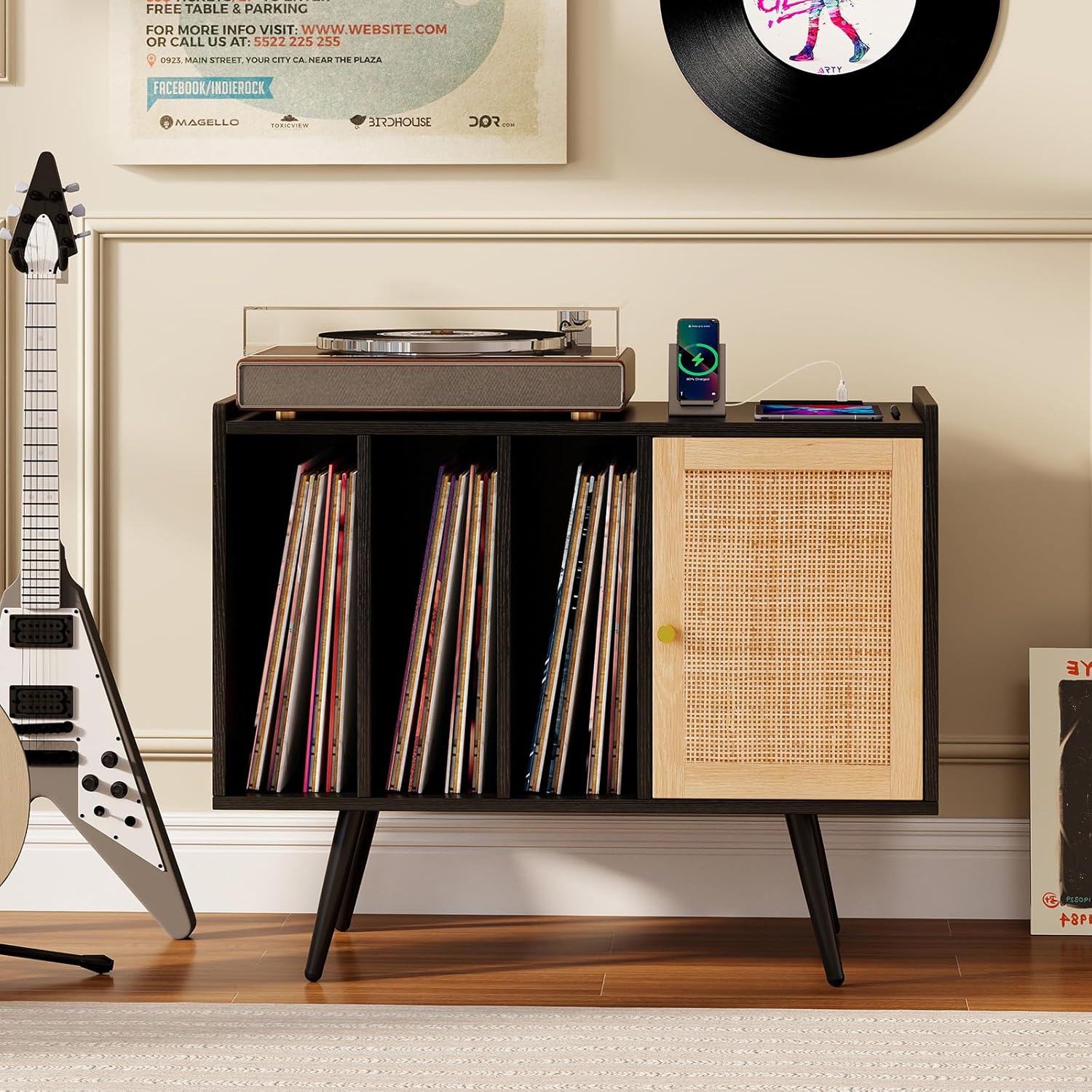 Mebel na Gramofon z Ładowarką, Stojak na Płyty Winylowe z Szafką z Drzwiami z Rattanu, Ekspozytor na Płyty, 80 x 40 x 64,5 cm (Czarny)