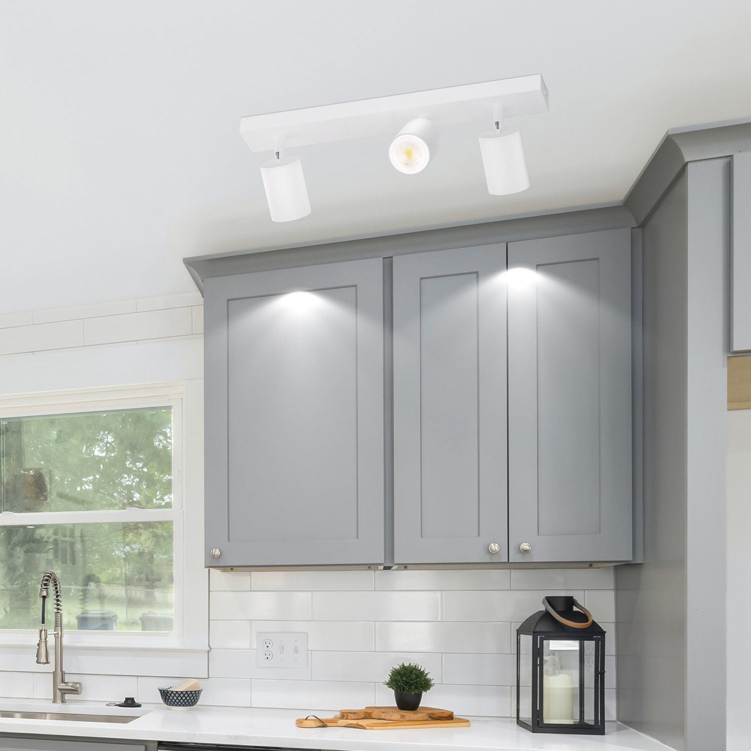 NETTLIFE 3 Focos Max.25w GU10 Techo Blanco Giratorio de 350° Lámpara de Moderna Aplique de Pared Industrial para Sala de Estar Dormitorio - 6