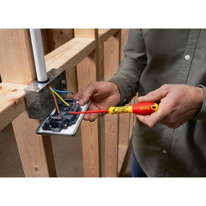 Jeu de 5 tournevis SLIM isolés 1000V electricien STANLEY XTHT0-62692 + testeur - 5