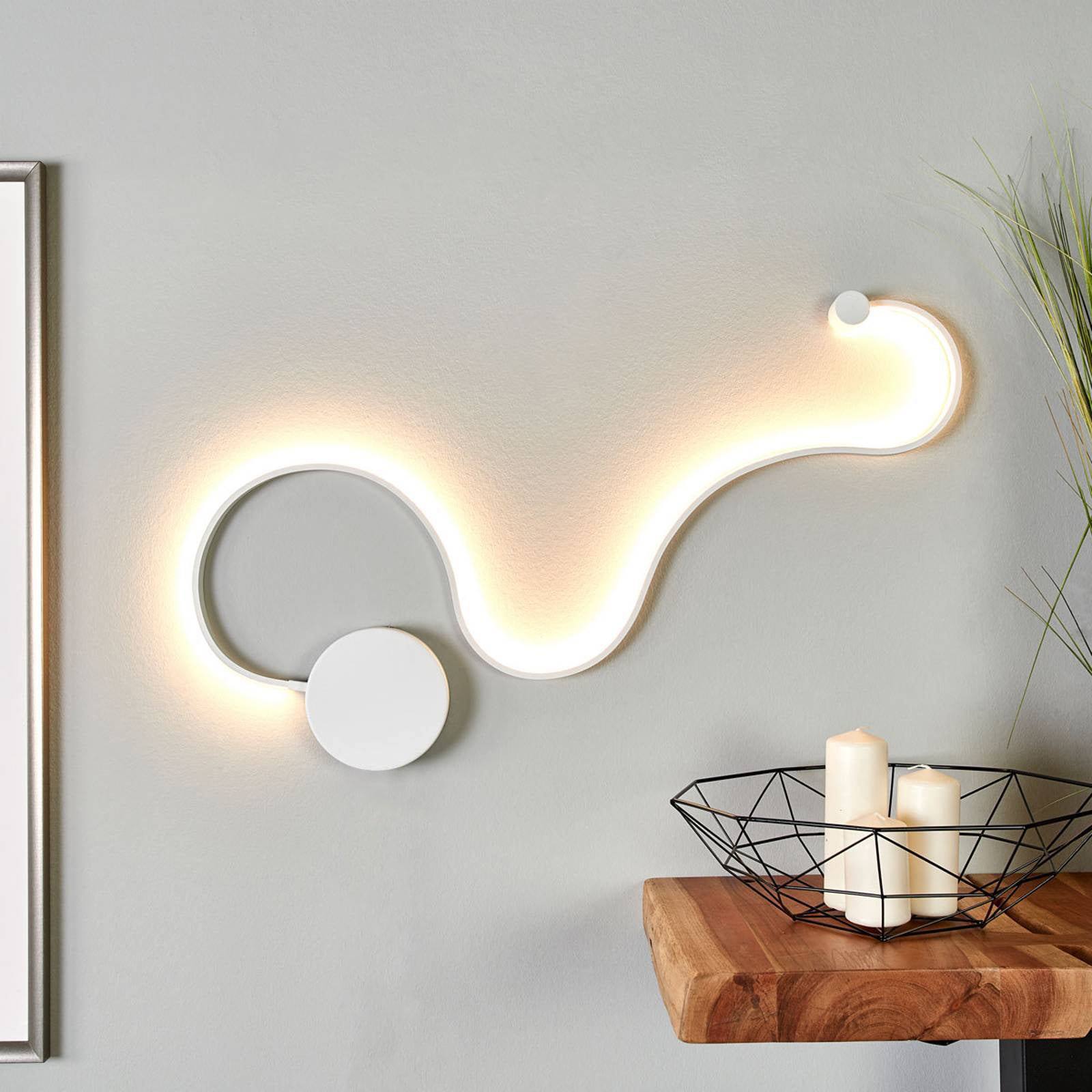 Applique murale LED 20W CCT à 3 niveaux, blanche, en forme de serpent incurvé, style moderne, pour chambre ou salon. - 2