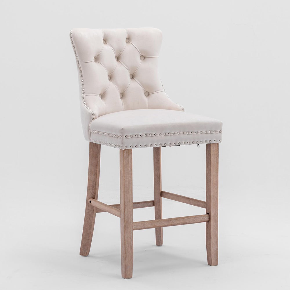 Ensemble de tabourets de bar avec détails rivetés et pieds en bois, garniture chromée à clous, velours, beige - 6