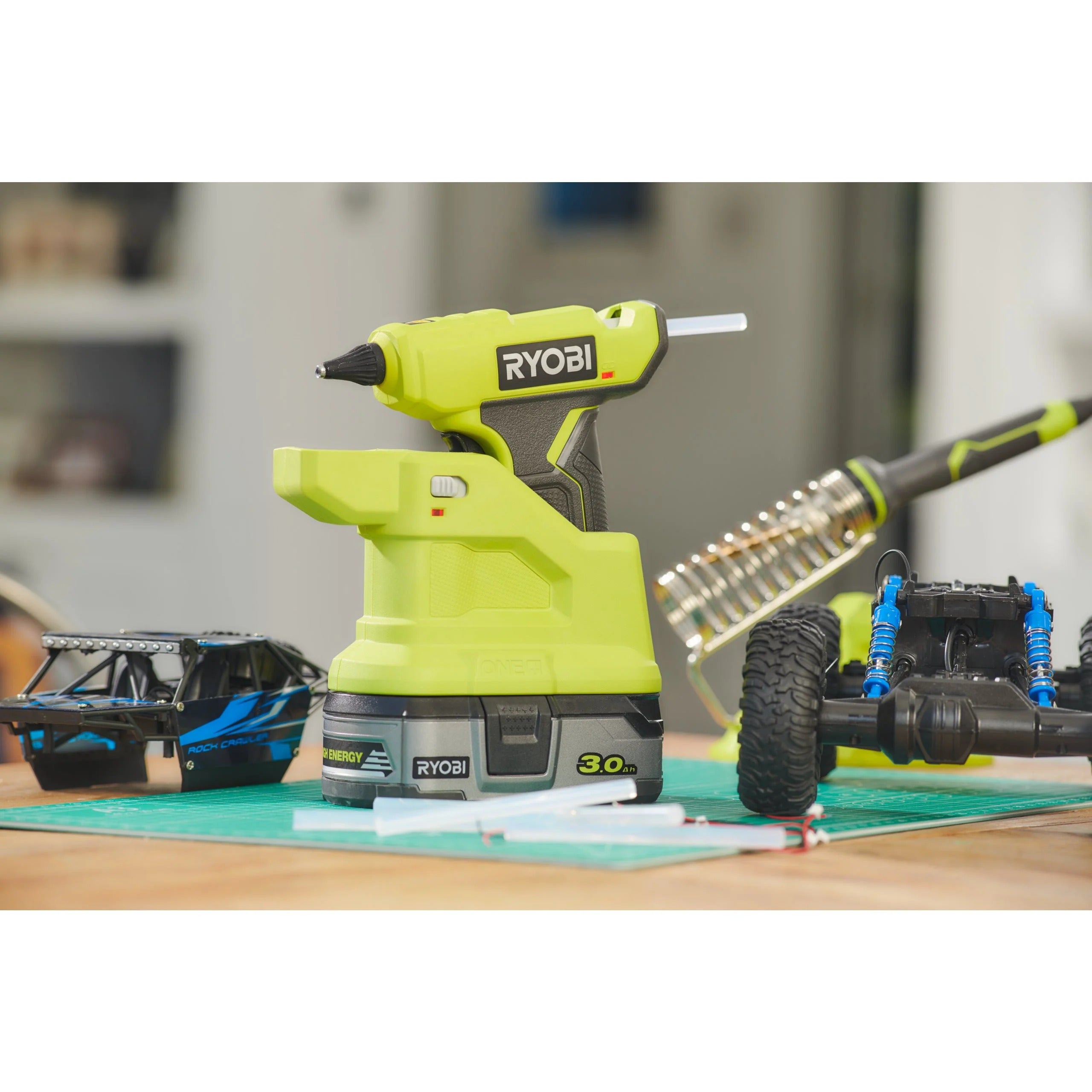 Pistolet à colle RYOBI 18V One+ - Sans batterie ni chargeur RGLM18-0 - 8