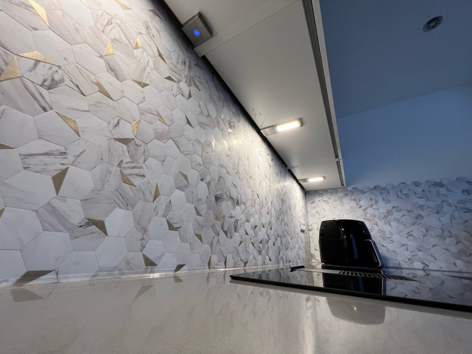 Revestimiento de Pared Mosaico Autoadhesivo Mármol Blanco Dorado Hexagonal – 28,8x29,2 cm, Grosor 0,4 cm - 5