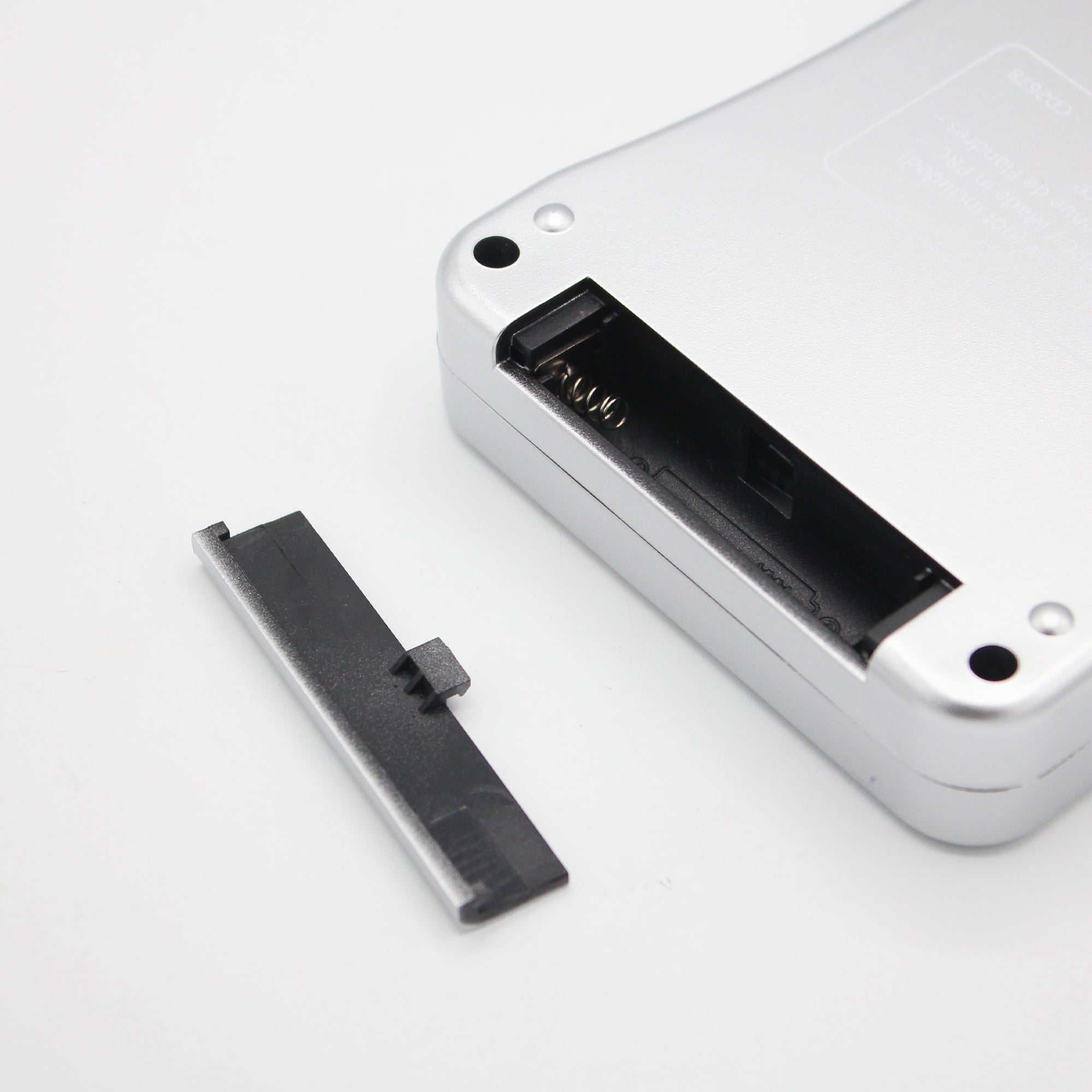 FISHTEC Tester di pile Universale, Visualizzazione digitale della tensione, Pile AA/LR6, AAA/LR3, C/LR14, D/LR20, 9V, Pile Bottone ALCALINE, Grigio - 8