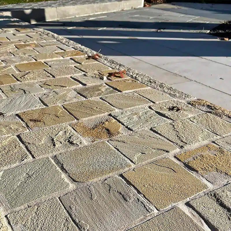 Pavés Grès Kandla Beige - clivé - PIERRE ET PARQUET - 14 x 20 x ép. +/- 2 cm - 3