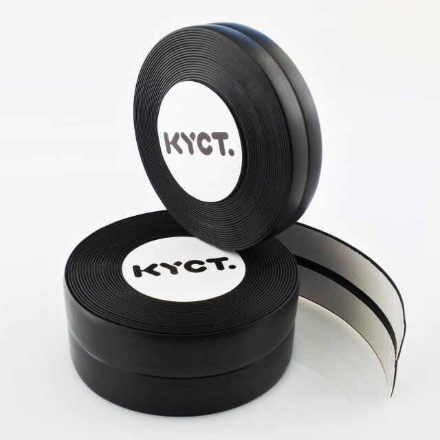 Listwa wykończeniowa KYCT 10x10 mm czarna 5 m – listwa maskująca samoprzylepna