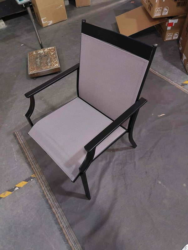 Zestaw 2 Krzeseł Ogrodowych 66 x 61 x 90 cm, Nośność 150 kg, z Podłokietnikami, Szerokie Siedzisko z Oddychającej Tkaniny, do Ogrodu/Werandy, Szary