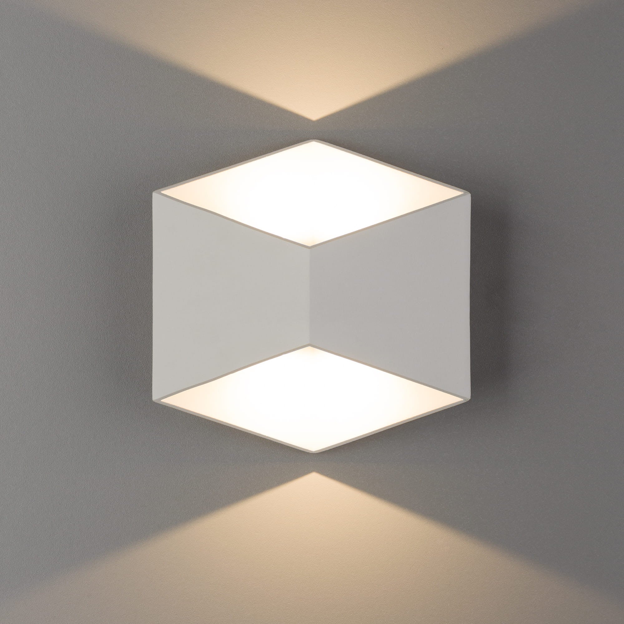 Kinkiet zewnętrzny TRIANGLES LED 5W Ciepła biel 800lm biały wym:17,2x17x7cm IP54 Nowodvorski Lighting