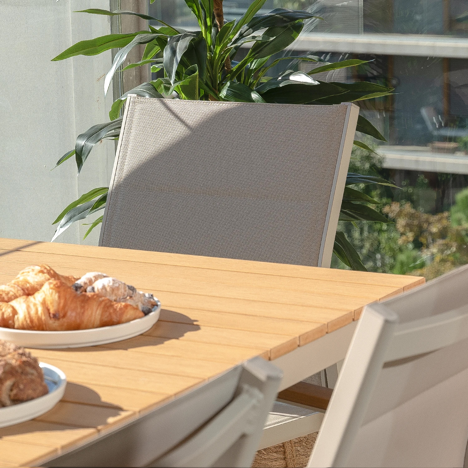 Set jardin mesa 130x70 y 4 sillas de textileno y aluminio beige - Osaka - 4