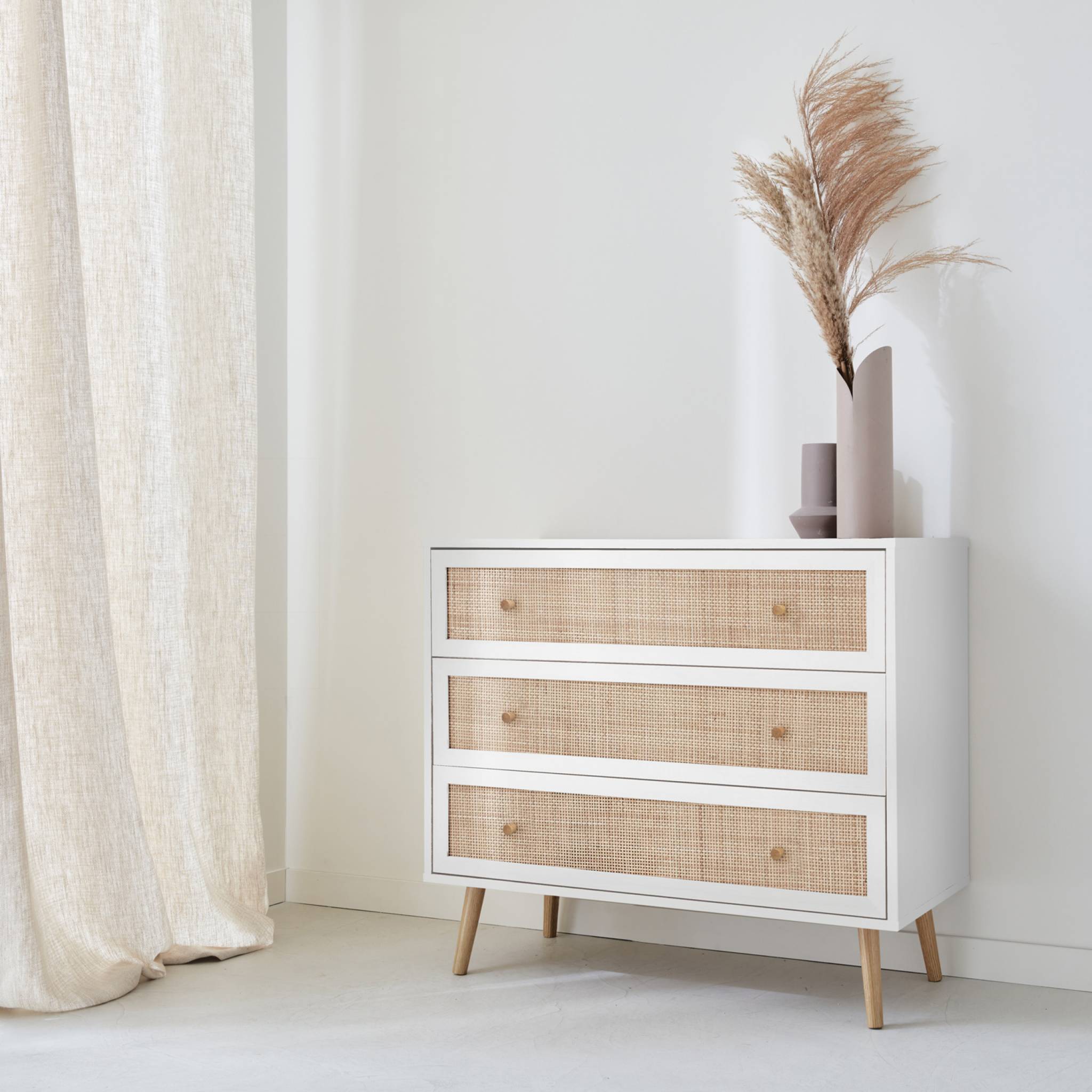 Commode en décor bois blanc et cannage 90x39x79cm - Bohème - 3 tiroirs - 2