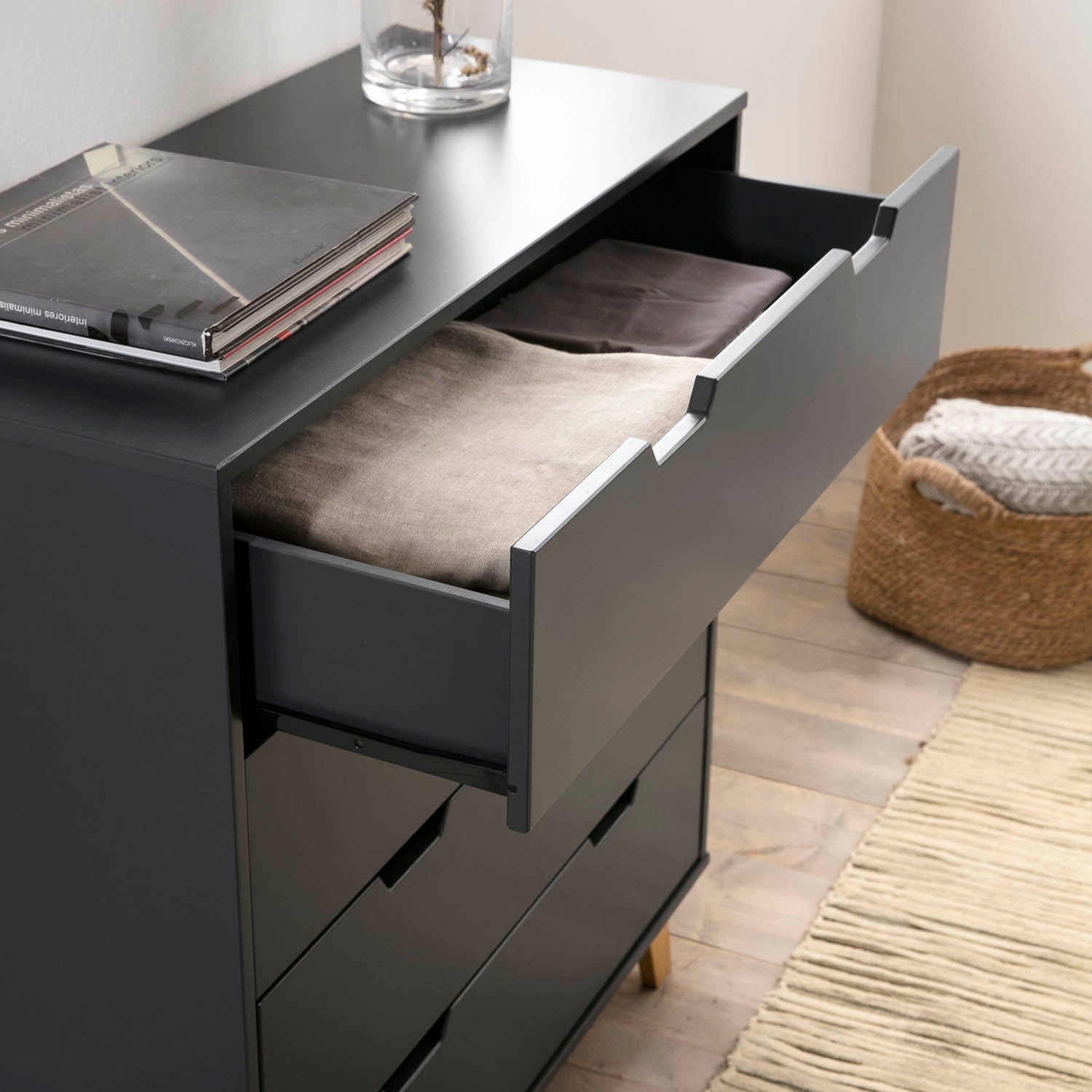 Commode Miranda avec 4 tirois en Couleur Anthracite, Pieds en Bois Naturel - 6