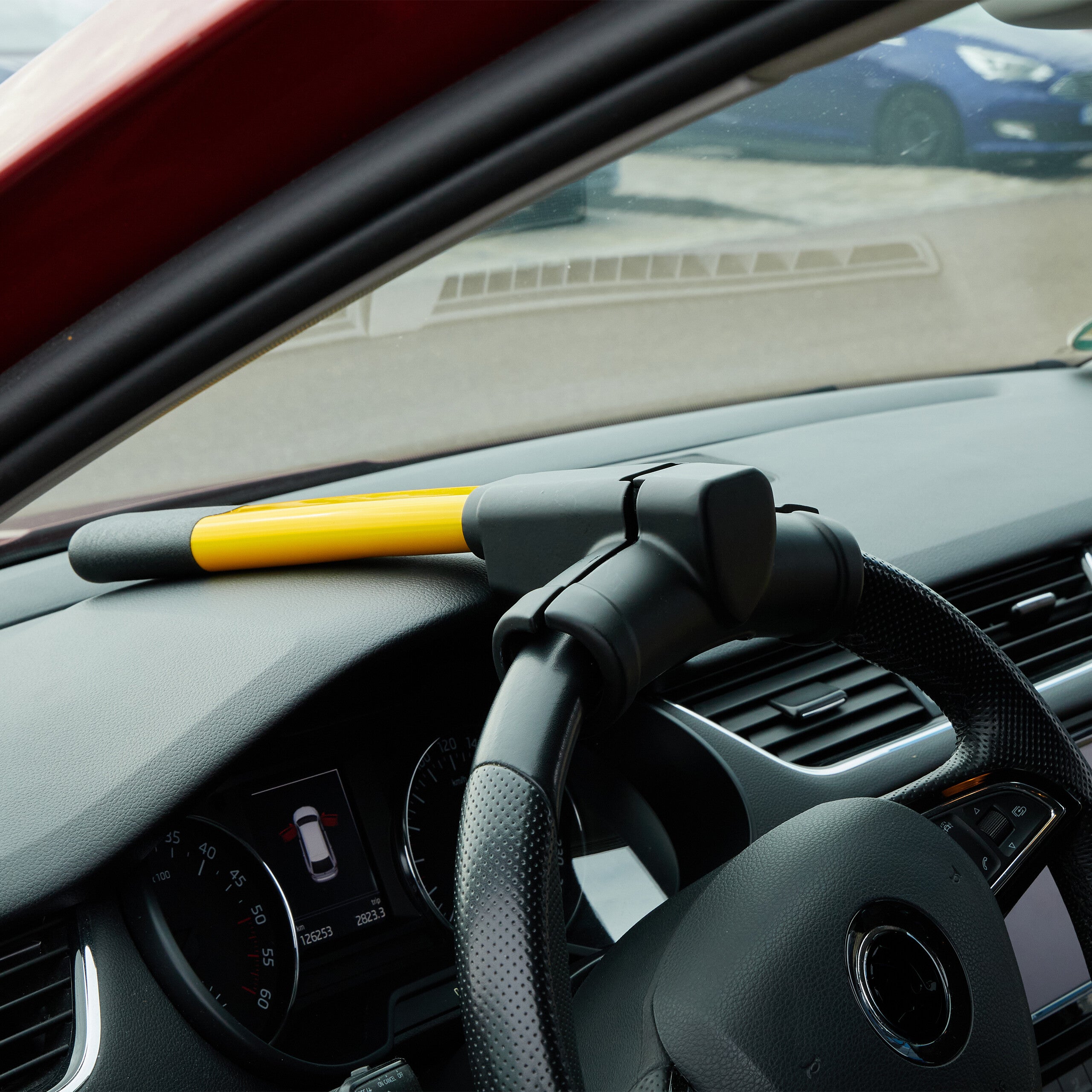 Antivol de volant pour voiture, verrou réglable, protection contre le vol, universel, acier, jaune/noir, Relaxdays - 2