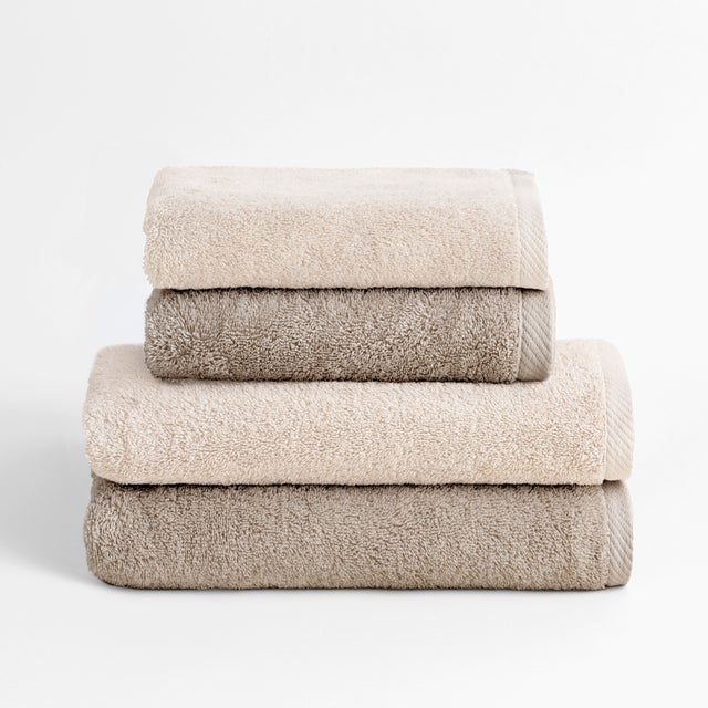 Jeu de 4 Serviettes de Douche Bicolores Serenity - Naturel et Nut - 2 (50x100) + 2 (70x140) - 100% Coton Peigné - 600 g/m² - Douces et Séchage Rapide