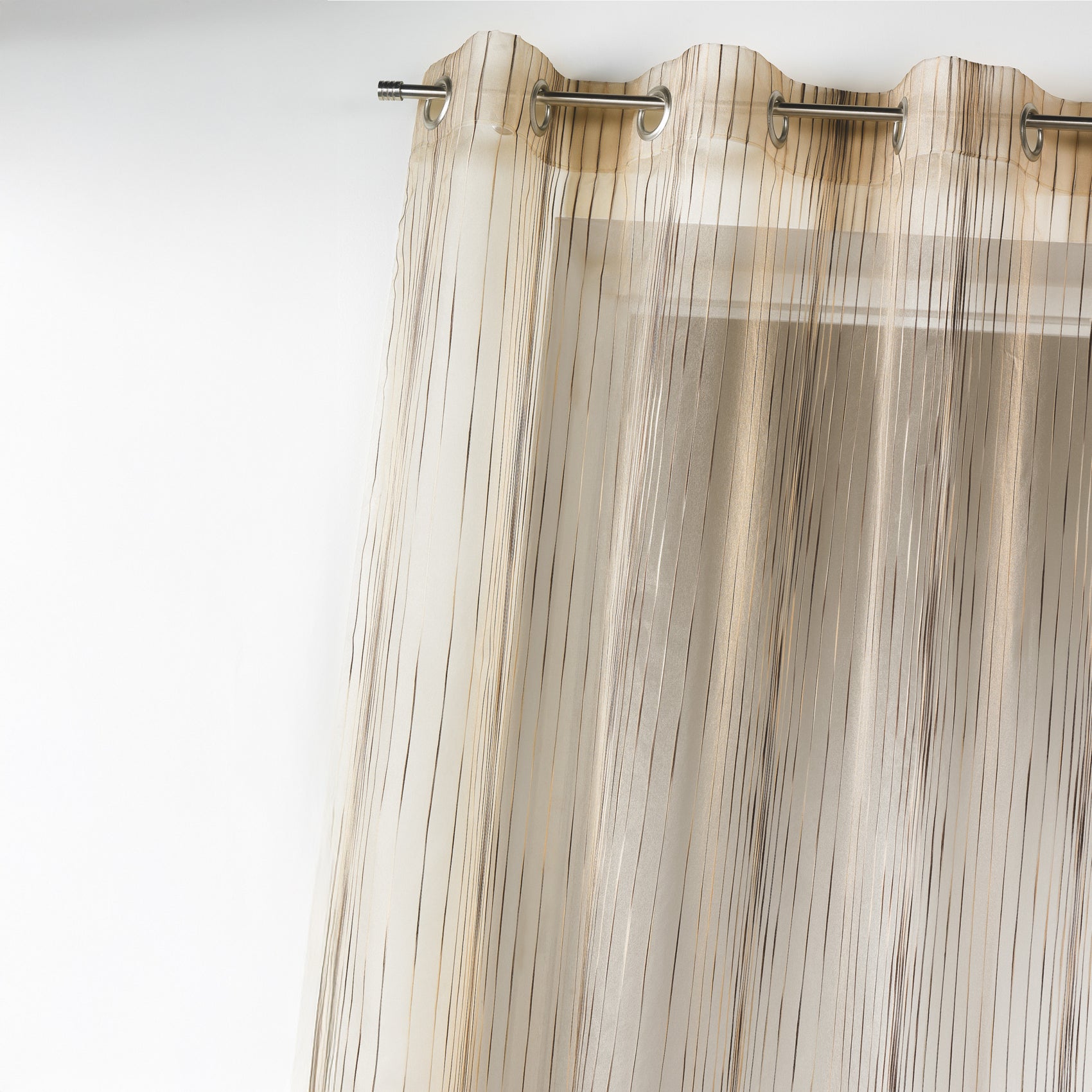 Voilage Aérien à Fines Rayures