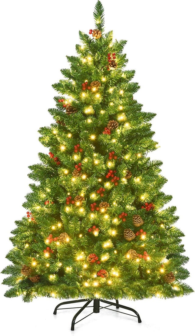 135 cm Sapin de Noël artificiel avec 300 LED, 32 pommes de pin et 32 ​​baies rouges décoratives, branches en PVC ignifuge
