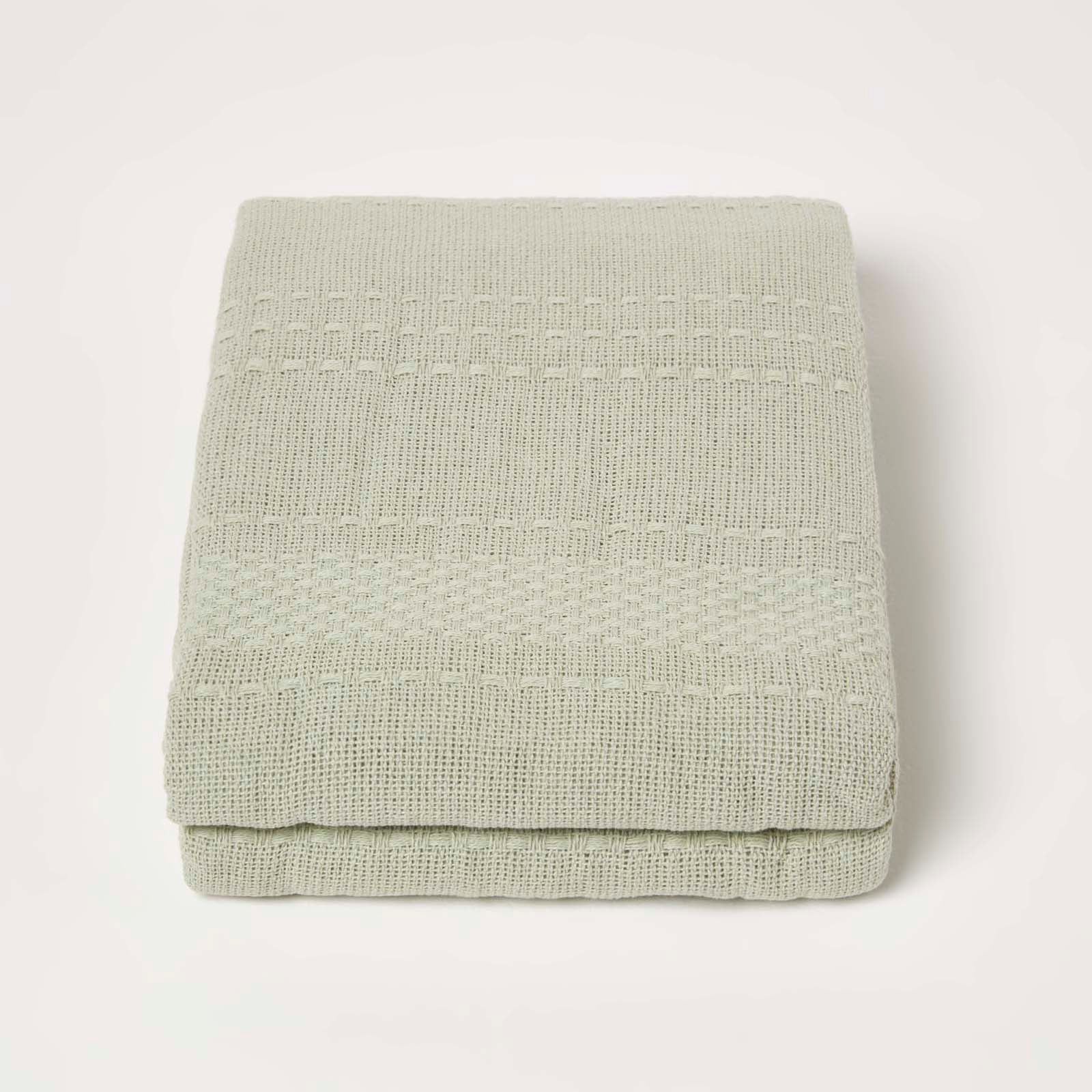 Homescapes Witte Matelassé Sprei, 260 x 260 cm