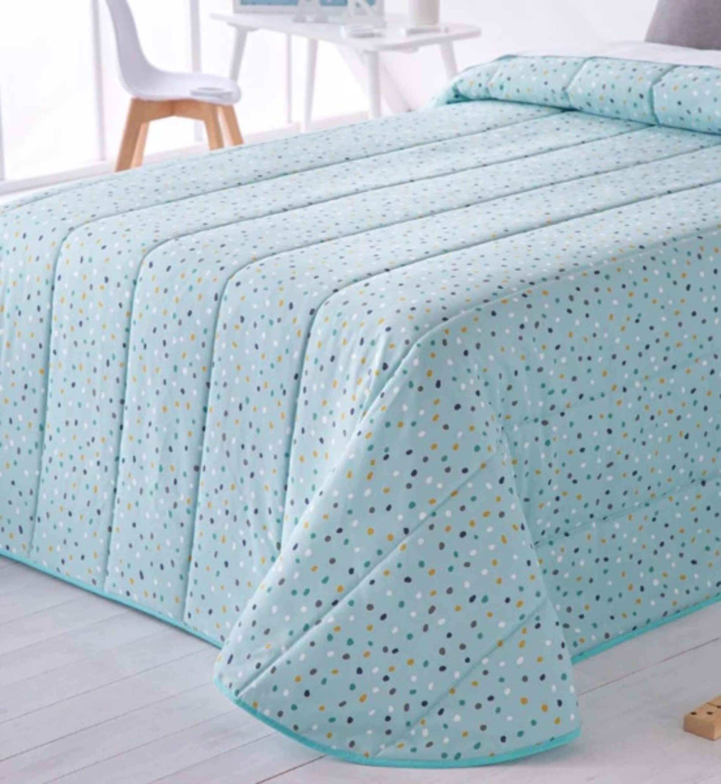 Edredón juvenil con interior borreguillo sherpa confeti turquesa para cama de 160 cm