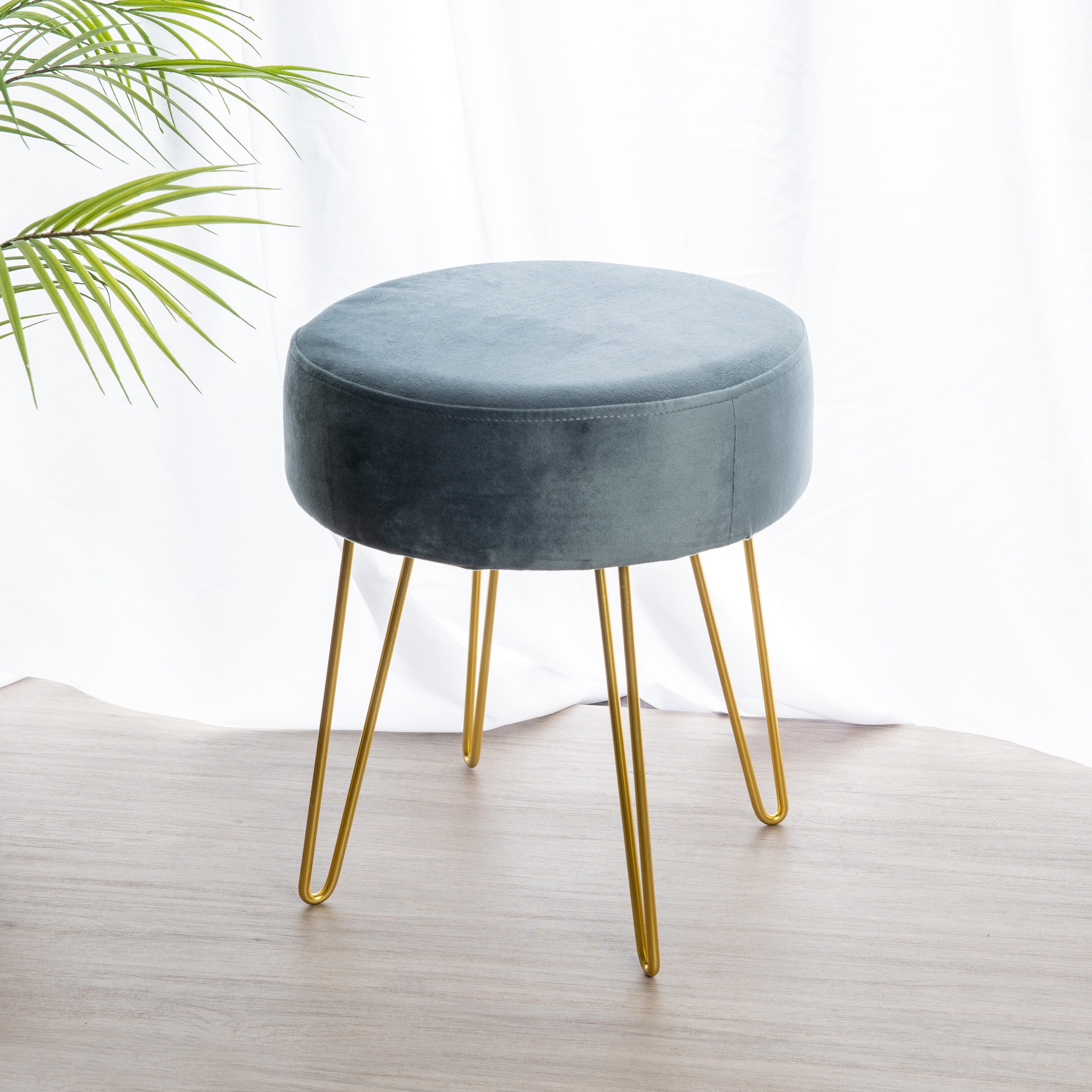 Pouf décoratif cylindrique en velours bleu grisé et métal doré 34x40x34cm - 4