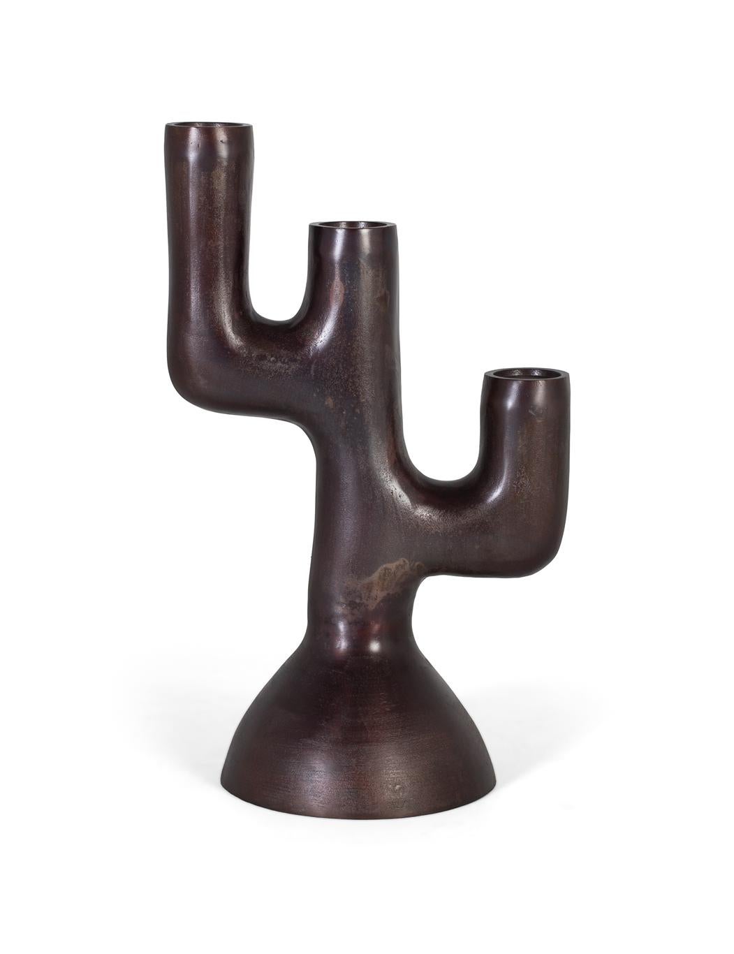 Dekoracyjna figurka z aluminium z wykończeniem w kolorze brązu