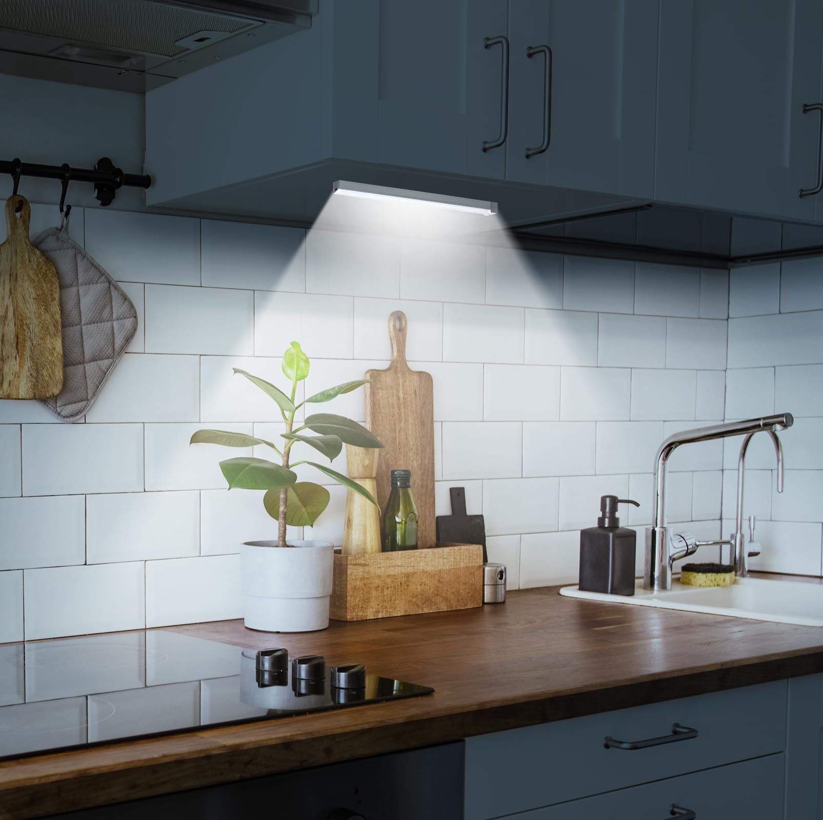 Paquet de 2 lumières sous-meuble avec détecteur de mouvement, lumières LED rechargeables USB-C pour placard, lumières sous-comptoir pour cuisine - 2