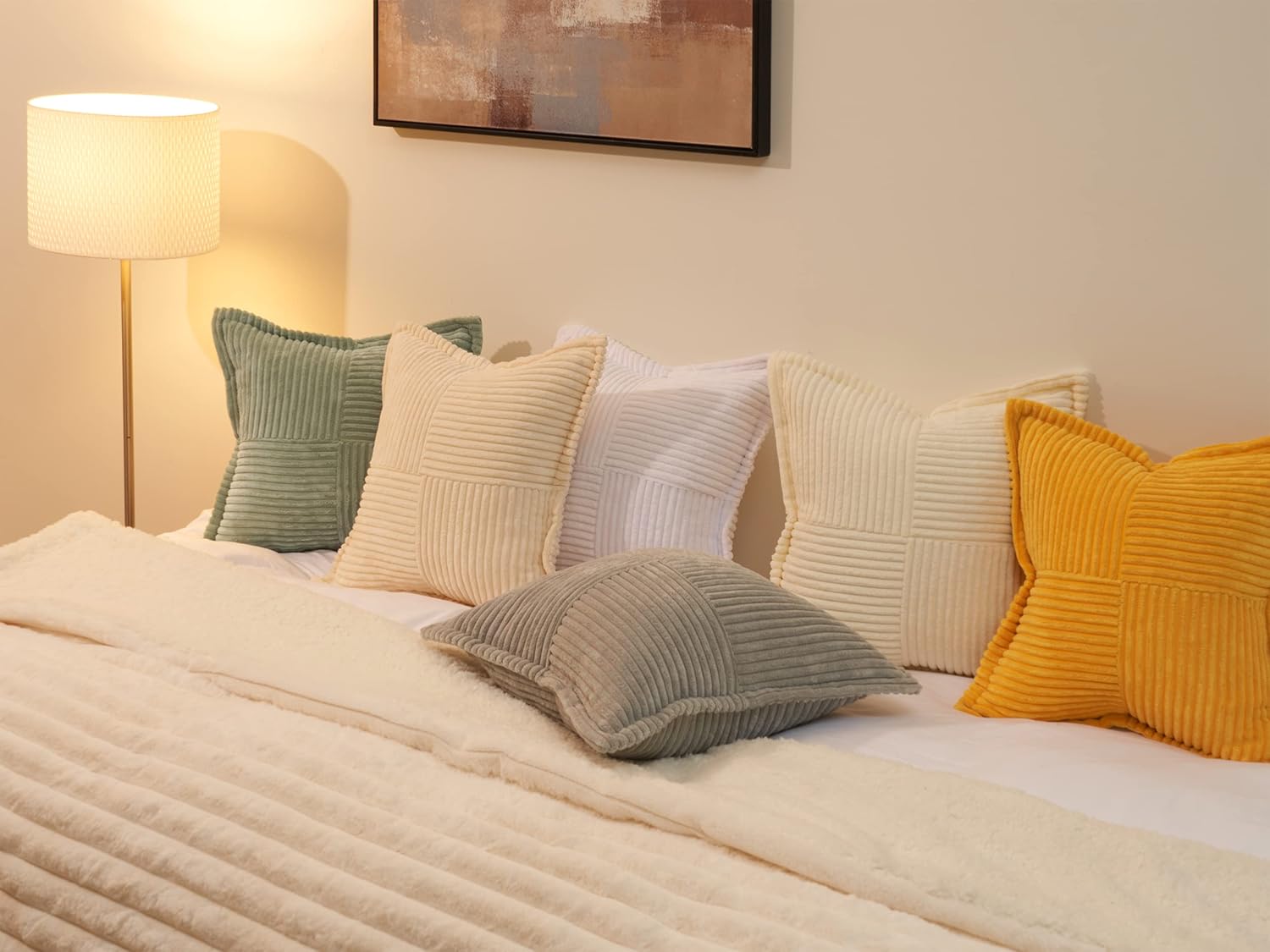 Ensemble de deux taies d'oreiller en velours côtelé beige, convenant à la chambre ou au jardin, 40 x 40 cm. - 6