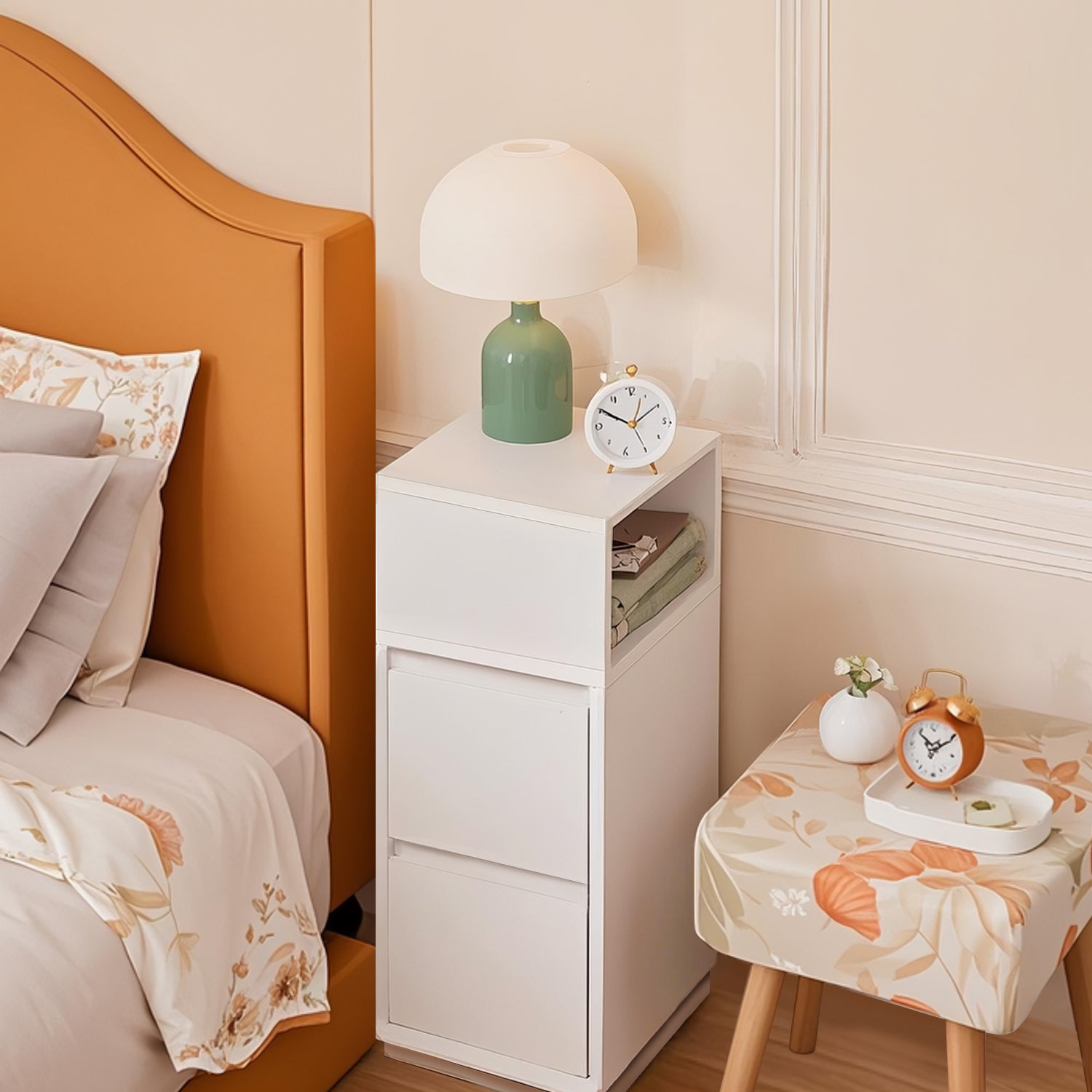 Mesita de Noche Estrecha, Mesa Auxiliar con 2 Cajones y Compartimento Abierto, Encajable a la Izquierda o a la Derecha, Dormitorio, Salón, Blanco Nube - 2