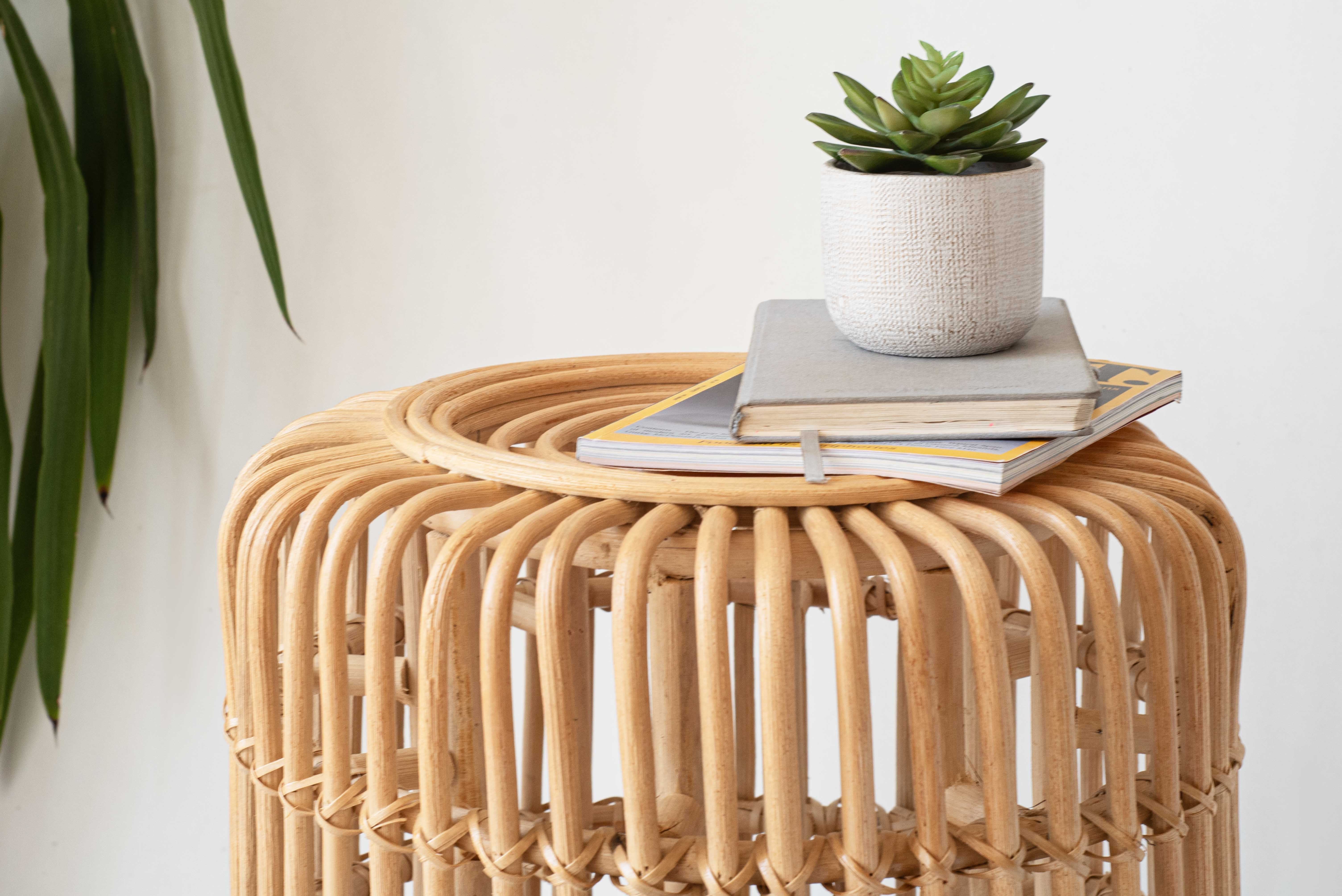 Stolik pomocniczy z rattanu Ø40x50 cm | Ręcznie wykonany, naturalny i uniwersalny do wnętrz i na zadaszony taras - 2