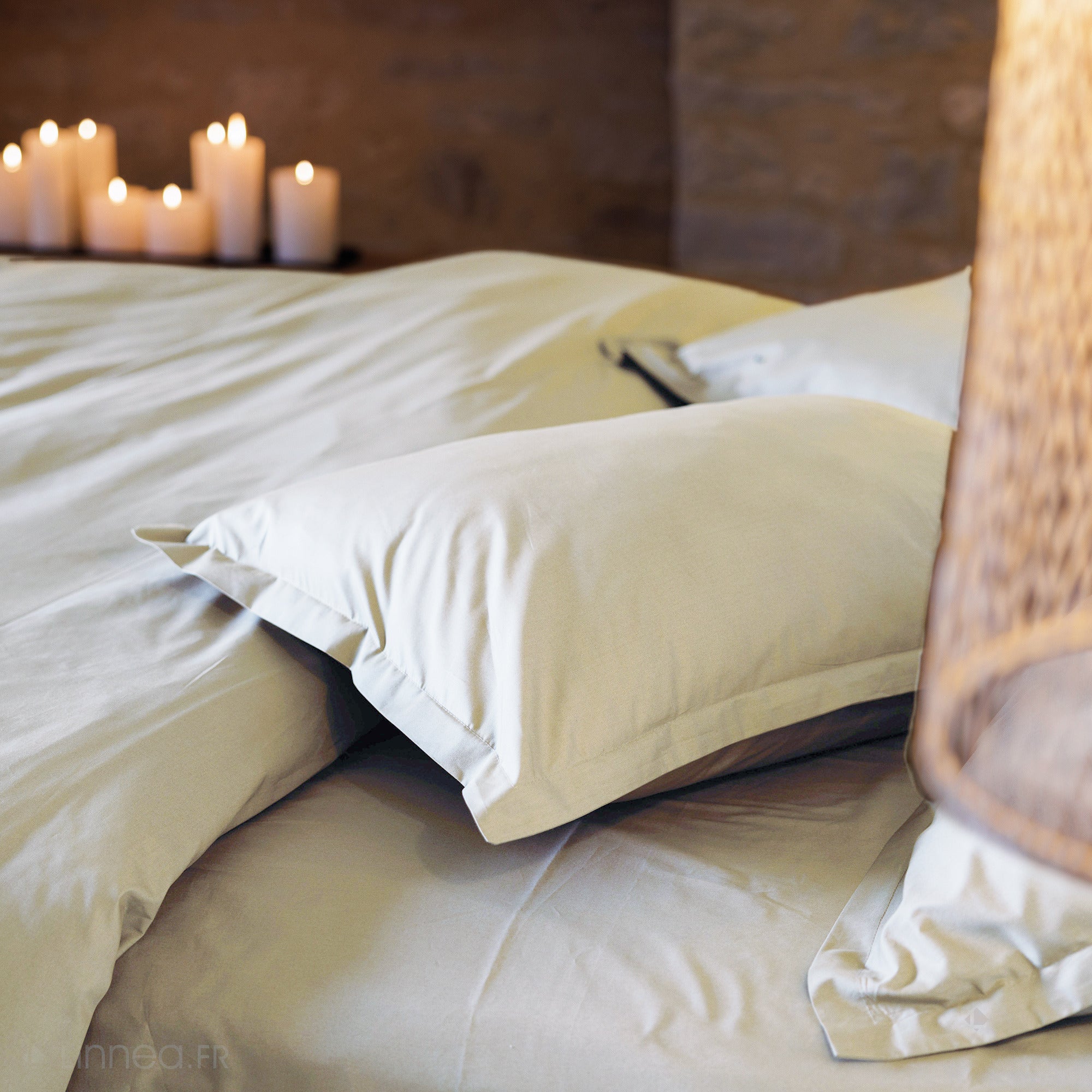 Drap housse uni 120x190 cm bonnet 35 cm percale de coton MANOIR blanc Naturel - 3