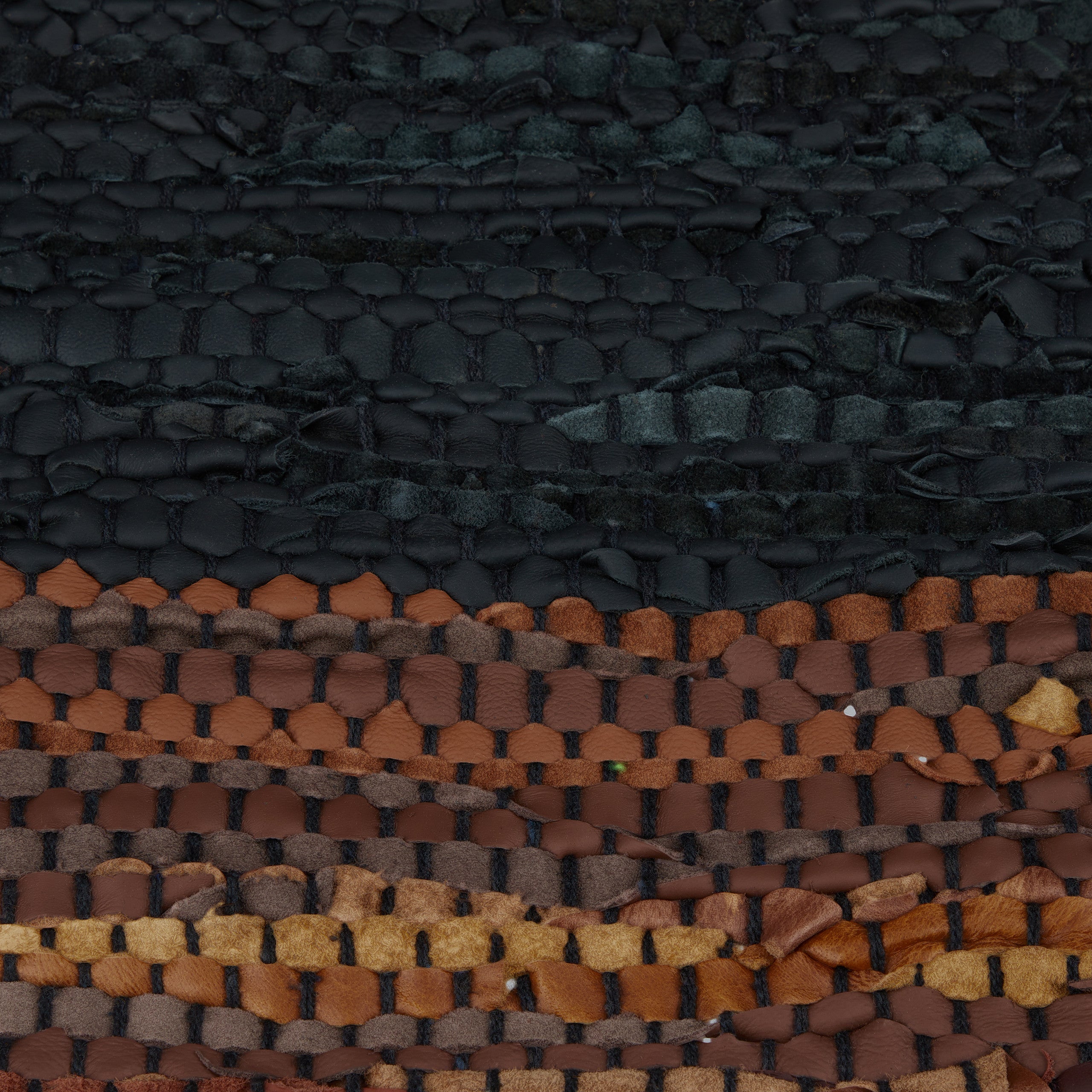 Tapis tissé, 70 x 140 cm, coton et cuir, descente de lit à franges, antidérapant, marron, Relaxdays - 7