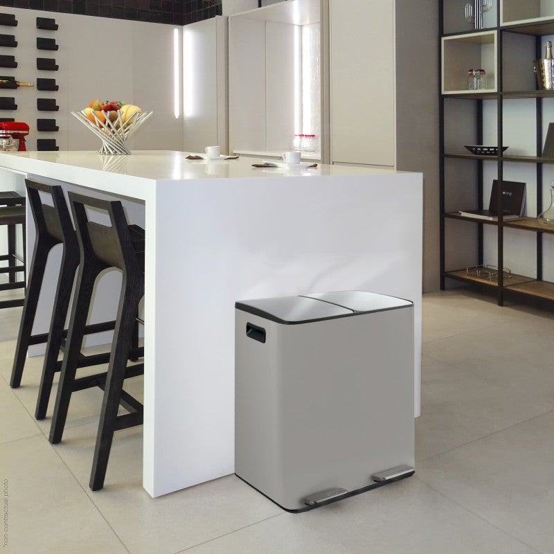 Pattumiera Con Apertura Frontale Acciaio Inox Lt.110 Coperchio A Pedale Ruote 47x37x96 Cm.1.2.653.gp.3052