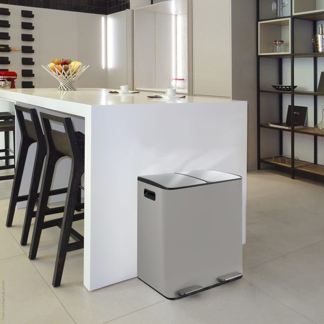 Pattumiera Con Apertura Frontale Acciaio Inox Lt.110 Coperchio A Pedale Ruote 47x37x96 Cm.1.2.653.gp.3052 Pattumiera Con Apertura Frontale Acciaio Inox Lt.110 Coperchio A Pedale Ruote 47x37x96 Cm.1.2.653.gp.3052