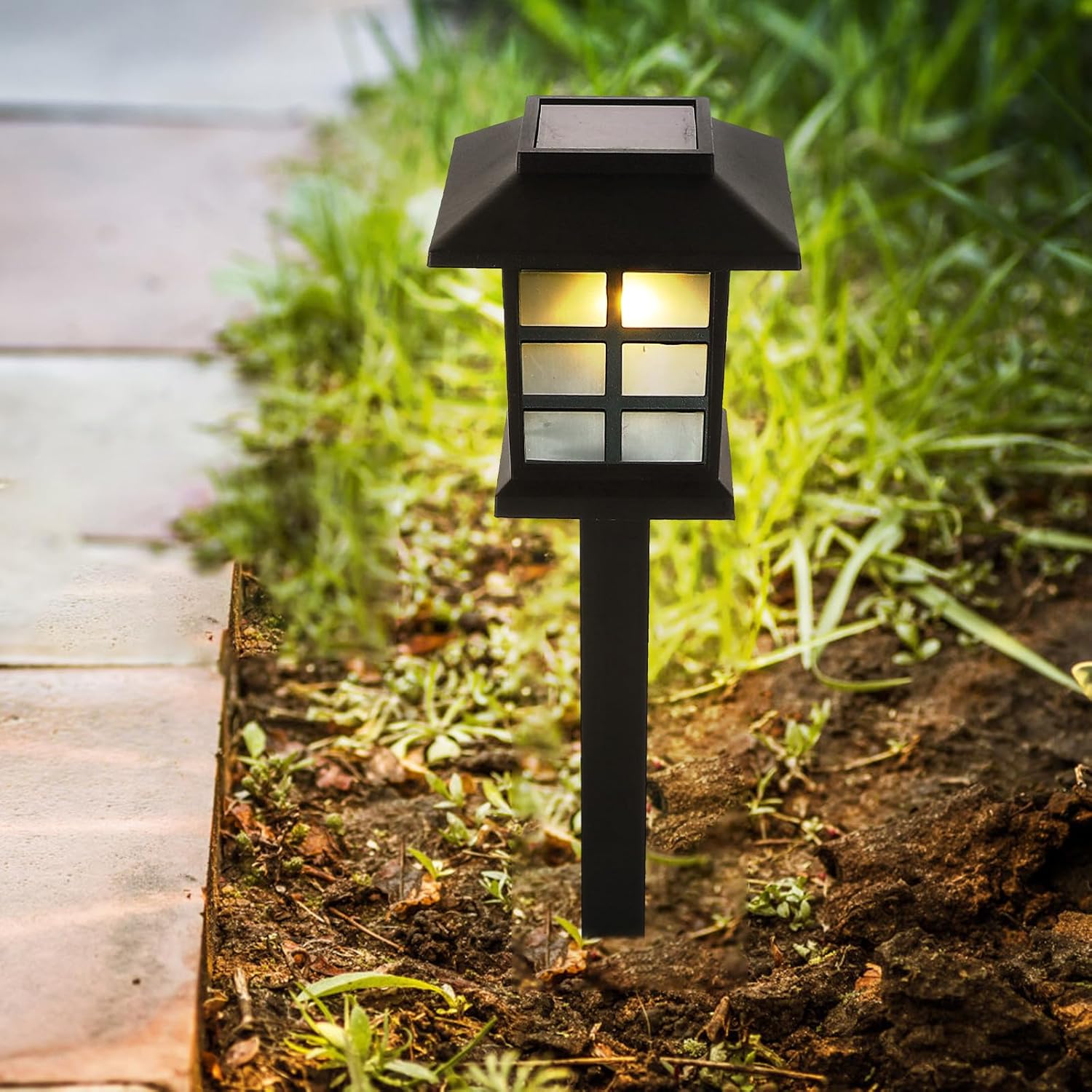 Lampy solarne z oświetleniem LED do trawników przydomowych, ścieżek i ogrodów (zestaw 3 sztuk).